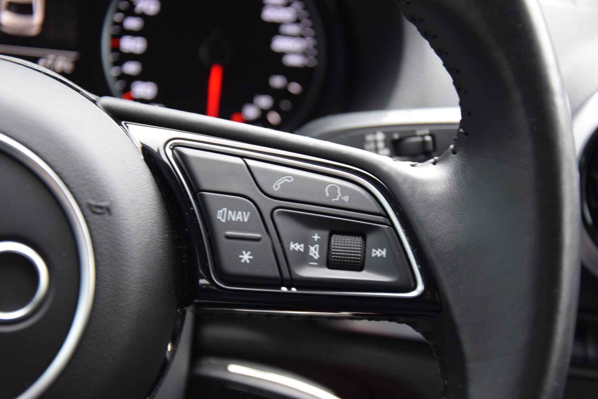 Audi A3 Limousine 30 116PK TFSI Sport Lease Edition Automaat | NL-Auto | BOVAG Garantie | Stoelverwarming | 17" Velgen | Naviatie | LED-Koplampen | PDC Achter | - 26/37