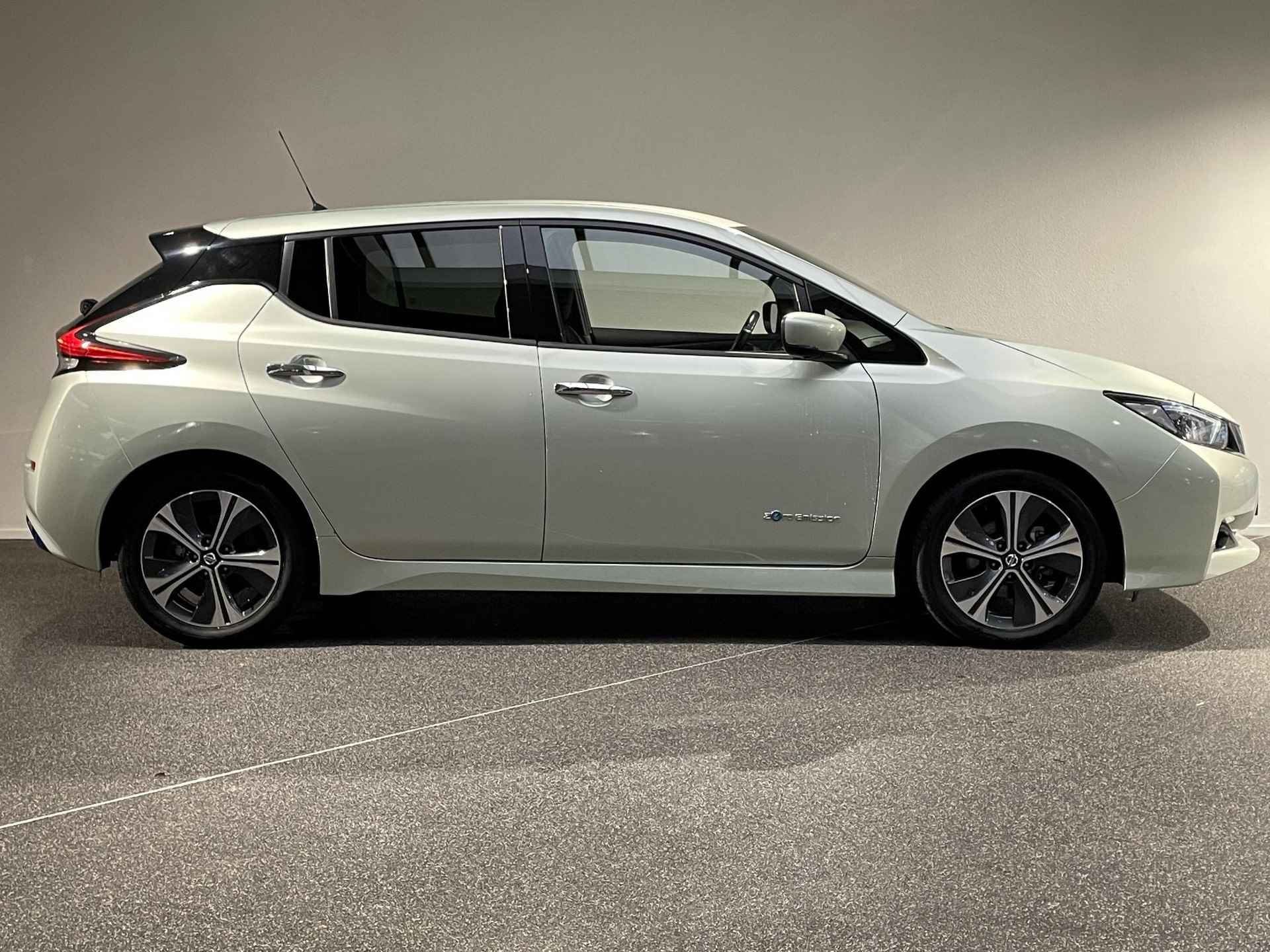 Nissan LEAF 2.ZERO EDITION 40 kWh Automaat / Cruise / Clima / Full LED / Navigatie / Camera / PDC - 7/37