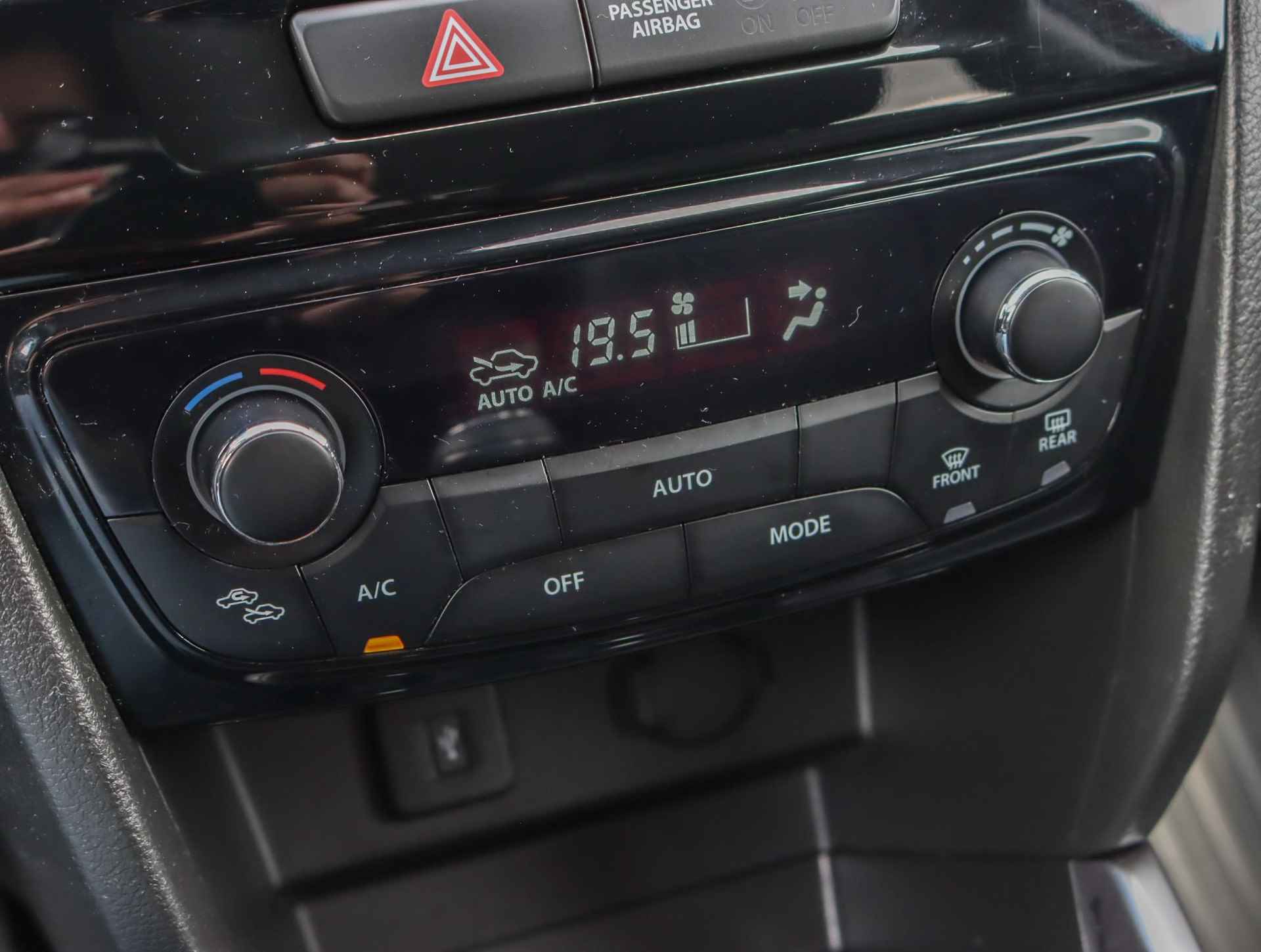 Suzuki Vitara 110pk B.J. Select (1ste eig./Climate/LEER/T.haak/NAV./NL auto!/Fietsendrager) - 30/45