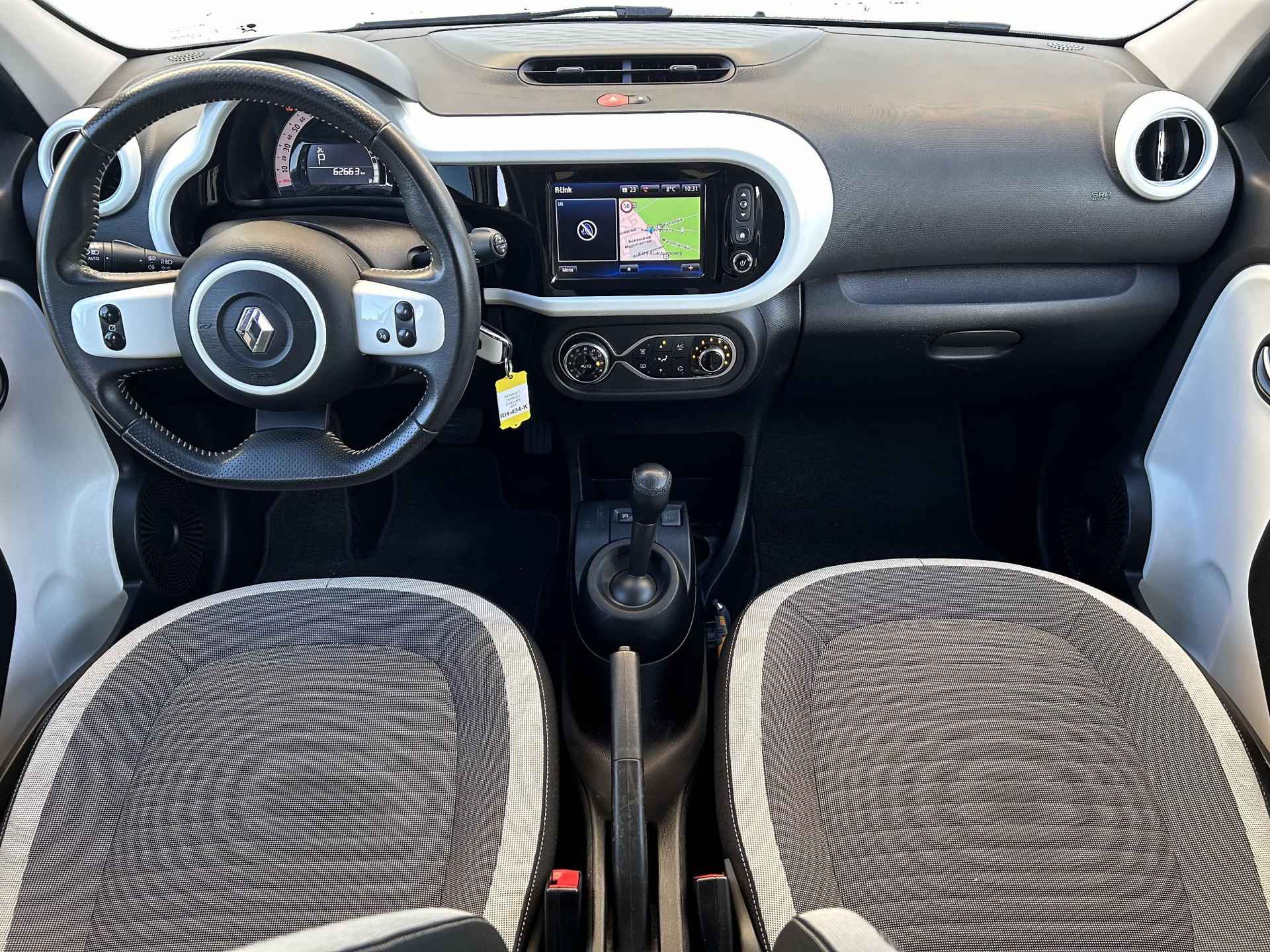 Renault Twingo 1.0 SCe Intens Automaat / Achterruitrijcamera / Climate control / Cruise Control / Navigatie / Bluetooth / 16" Lmv / Automatisch Dimlicht / - 2/36