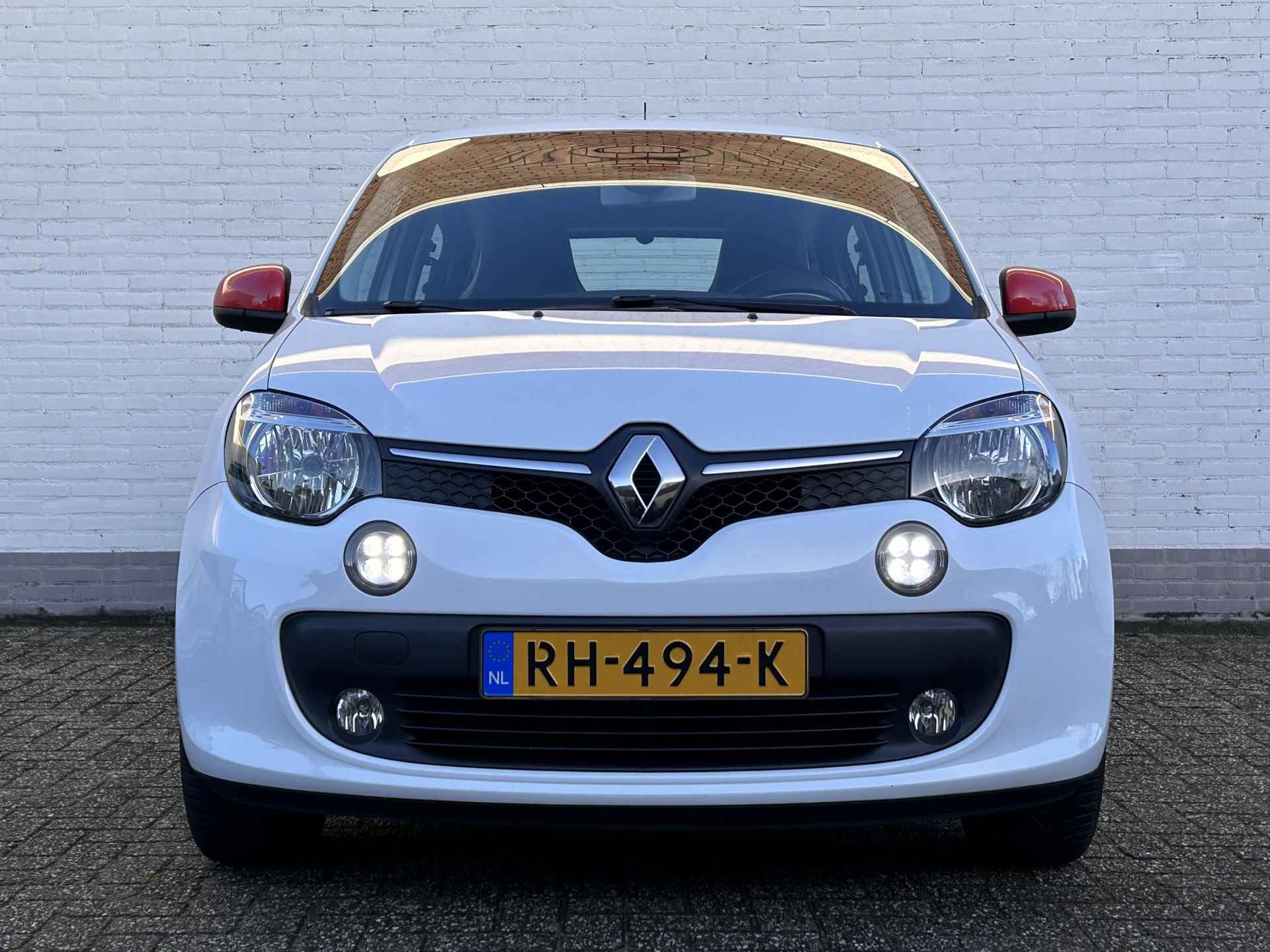 Renault Twingo 1.0 SCe Intens Automaat / Achterruitrijcamera / Climate control / Cruise Control / Navigatie / Bluetooth / 16" Lmv / Automatisch Dimlicht / - 6/36