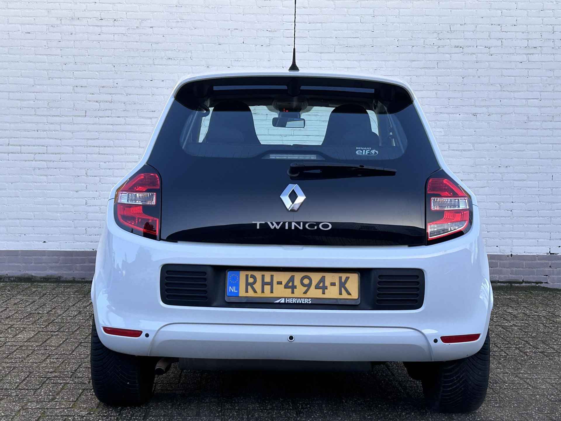 Renault Twingo 1.0 SCe Intens Automaat / Achterruitrijcamera / Climate control / Cruise Control / Navigatie / Bluetooth / 16" Lmv / Automatisch Dimlicht / - 33/36