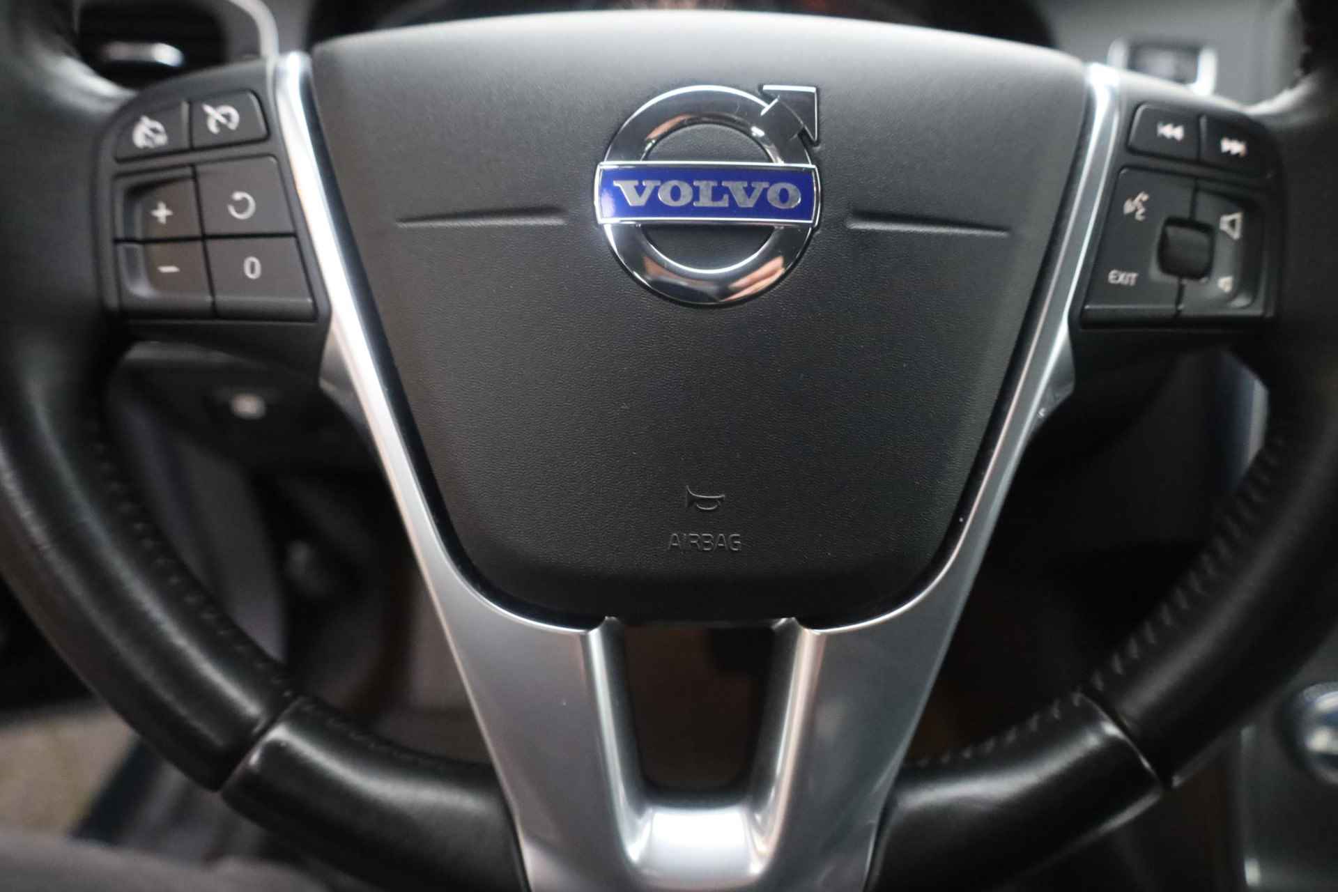 Volvo S60 1.6 T3 Momentum TREKHAAK NAVI RUITVERWARMING 2xPDC CRUISE CLIMA NAP 100%-ONDERHOUDEN - 16/44