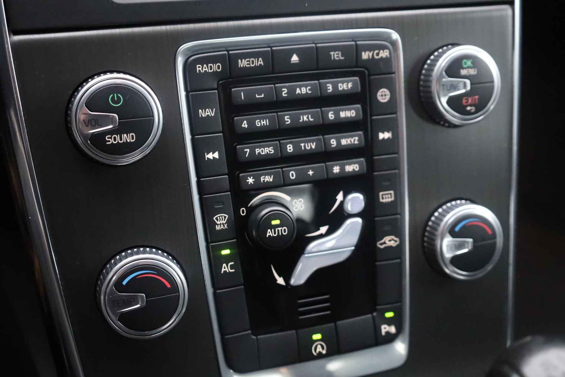 Volvo S60 1.6 T3 Momentum TREKHAAK NAVI RUITVERWARMING 2xPDC CRUISE CLIMA NAP 100%-ONDERHOUDEN - 18/44