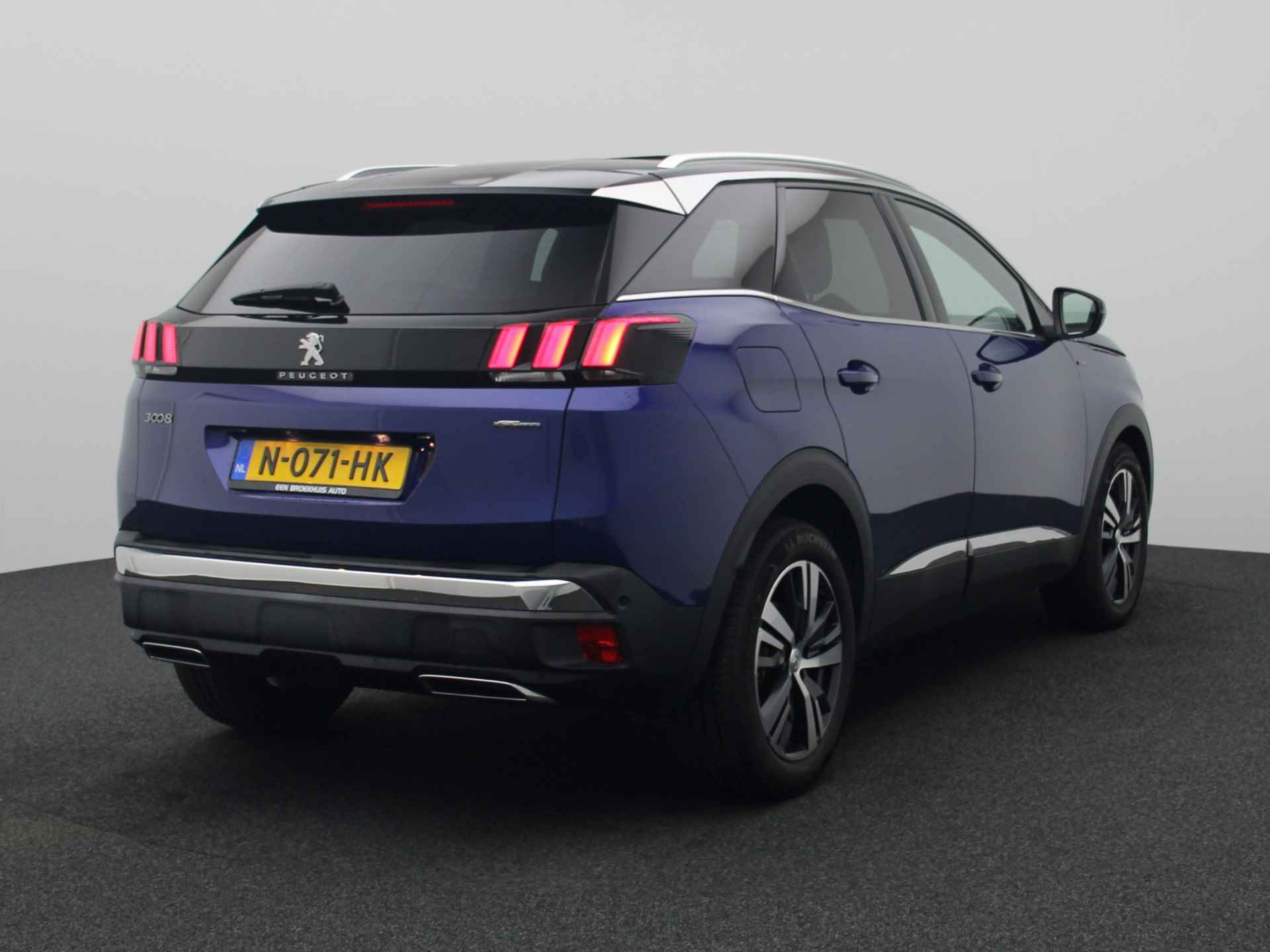 Peugeot 3008 SUV 1.6 165Pk GT Line | VOL OPTIES! | Stoelverwarming | AGR Stoelen | FOCAL | Keyless | Navigatie | 18'' Lichtmetaal | Elektrische Stoel | 1500KG Trekvermogen | automatische airco | Dode hoek detectie | Getint glas | Leder\Stof | Chroom | Touchscreen | Bluetooth | - 4/34