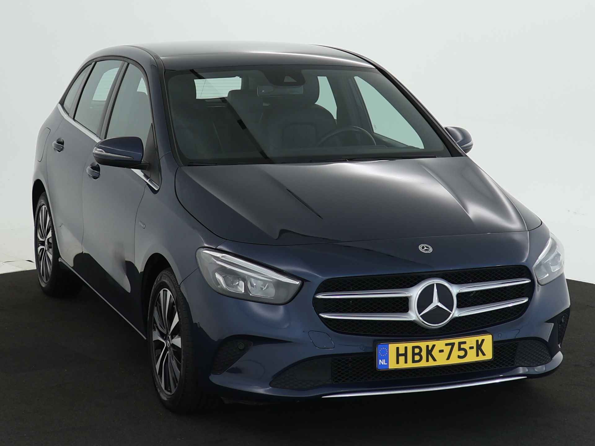 Mercedes-Benz B-Klasse 250 e Plug-In Hybride | Style Plus | Zwart Lederlook | Widescreen MBUX | Stoelverwarming | Electrische inklapspiegels | Inclusief 24 maanden MB Certified garantie voor Europa. - 27/44