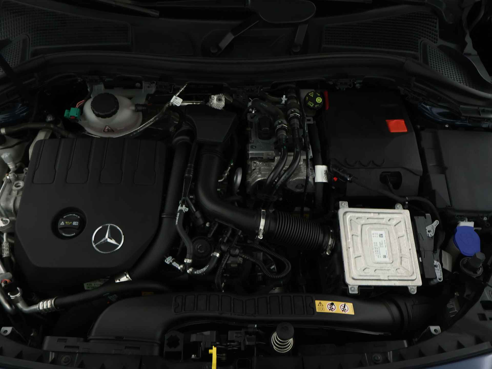 Mercedes-Benz B-Klasse 250 e Plug-In Hybride | Style Plus | Zwart Lederlook | Widescreen MBUX | Stoelverwarming | Electrische inklapspiegels | Inclusief 24 maanden MB Certified garantie voor Europa. - 41/44