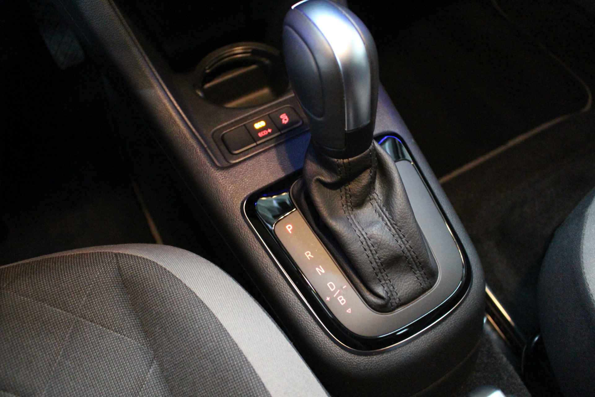 Volkswagen e-Up! e-up! 83PK Climate Control | Stoelverwarming | parkeersensoren | Camera . - 20/22