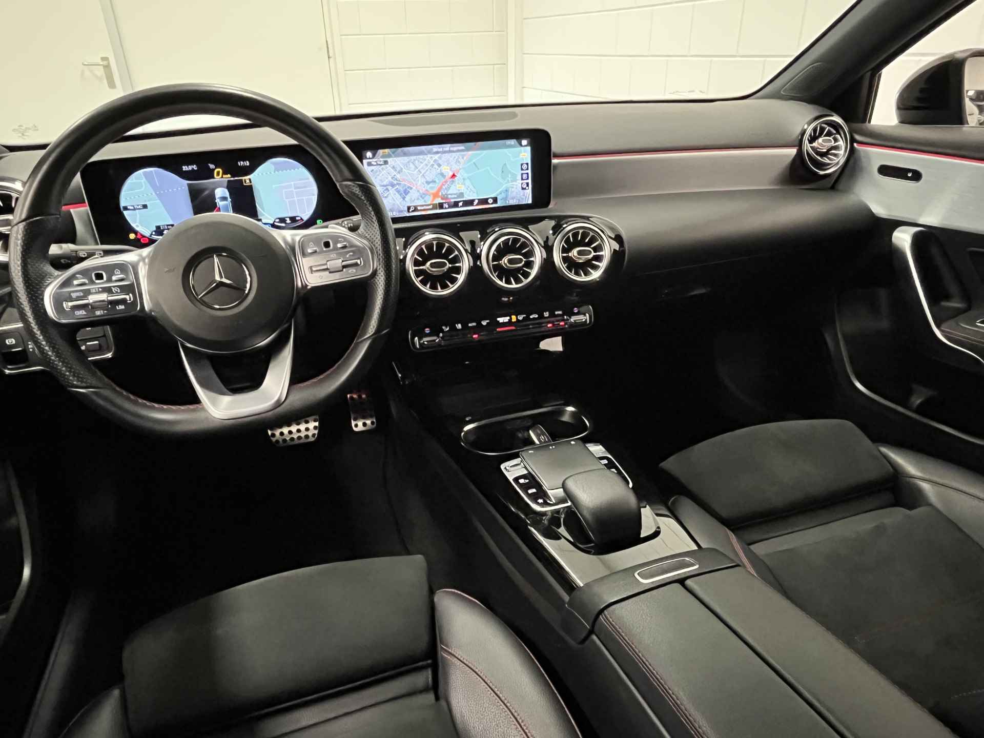 Mercedes-Benz A-Klasse 200 Business Solution AMG NAVIGATIE | SPORTINTERIEUR | SFEERVERLICHTING | Vierseizoenen Banden| - 15/38