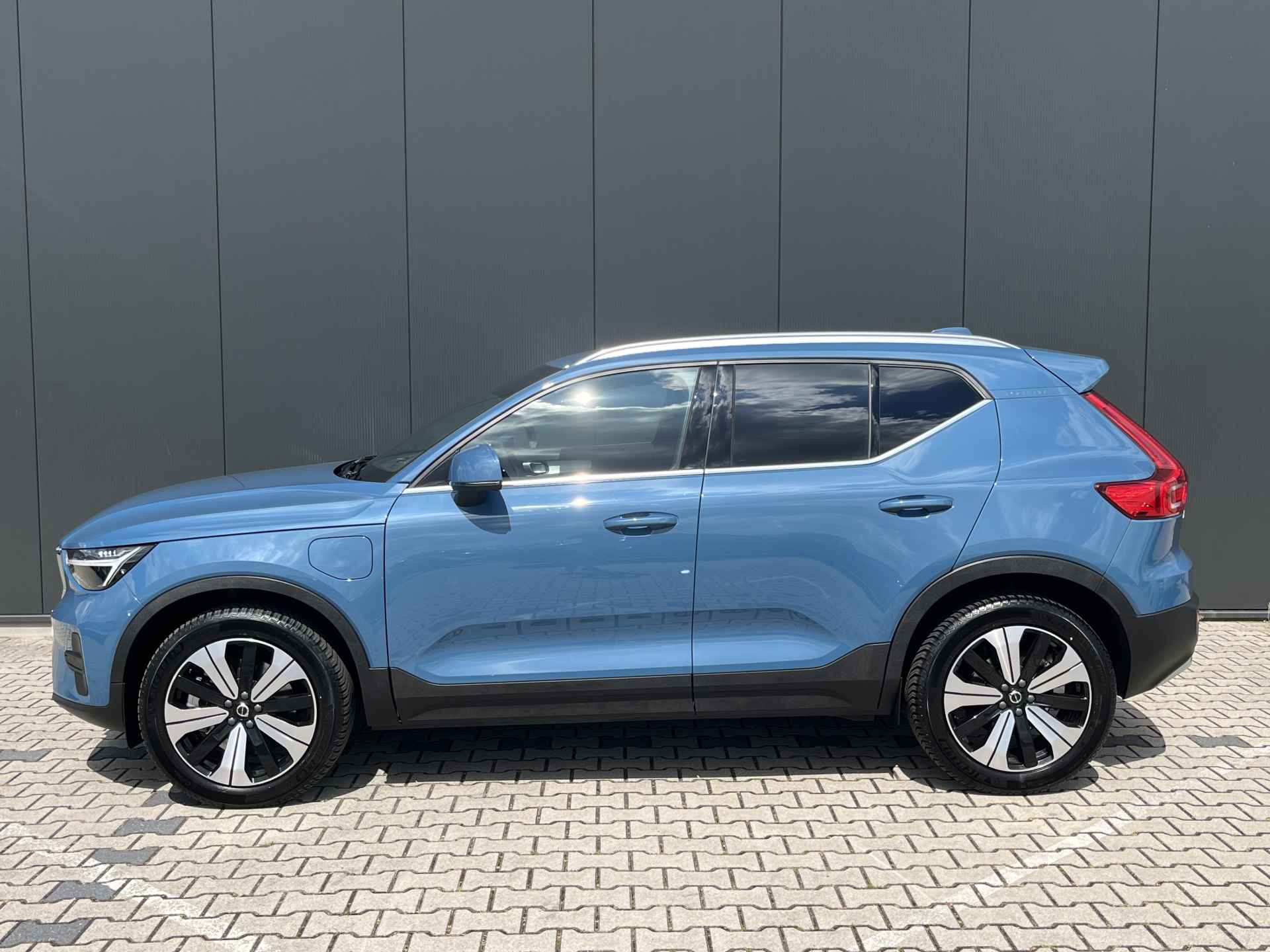 Volvo XC40 T4 Recharge Bright | Camera | Stoelverwarming | 19 Inch | Privacy Glass | CarPlay Android Auto - 3/30