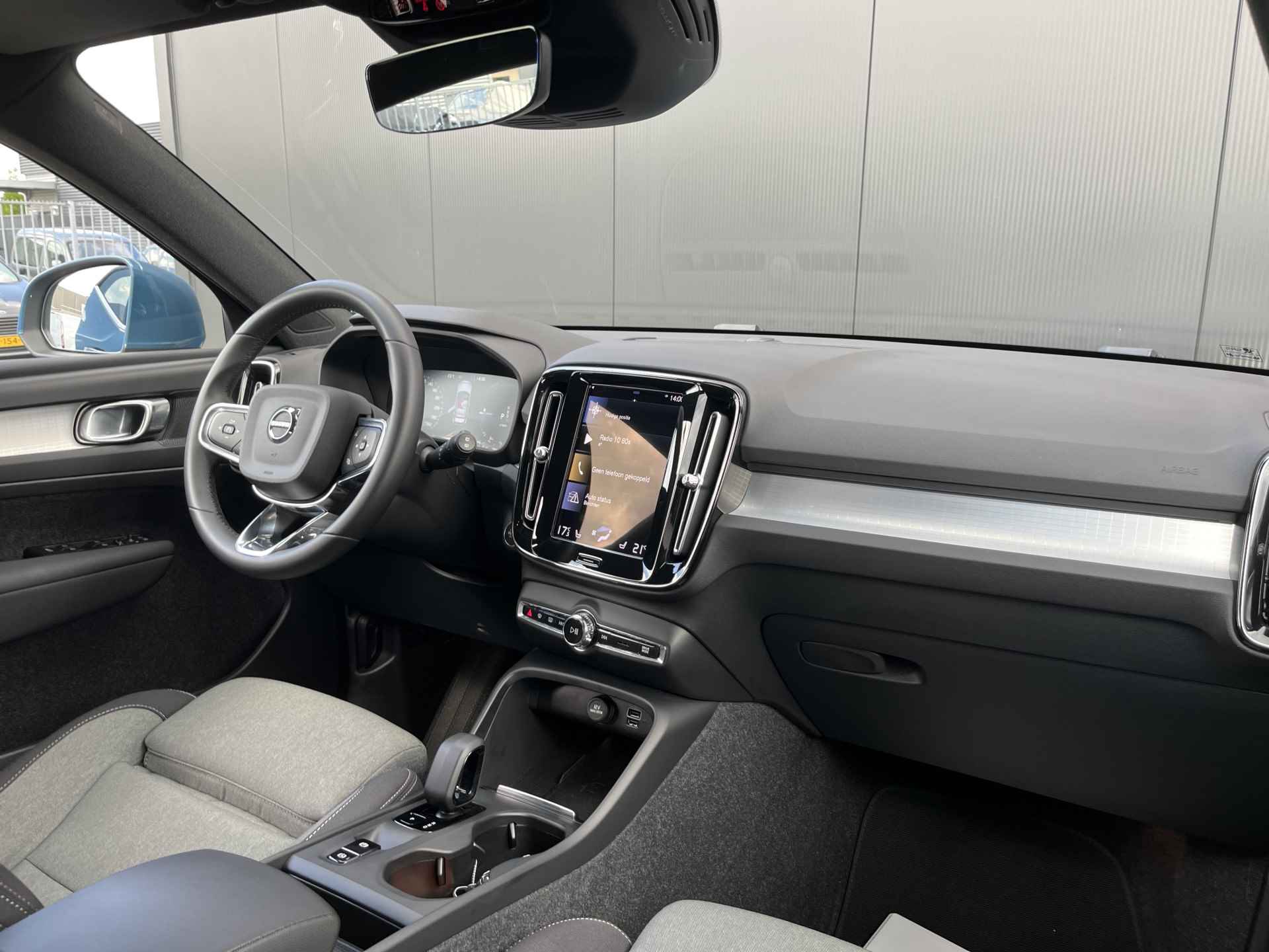 Volvo XC40 T4 Recharge Bright | Camera | Stoelverwarming | 19 Inch | Privacy Glass | CarPlay Android Auto - 10/30