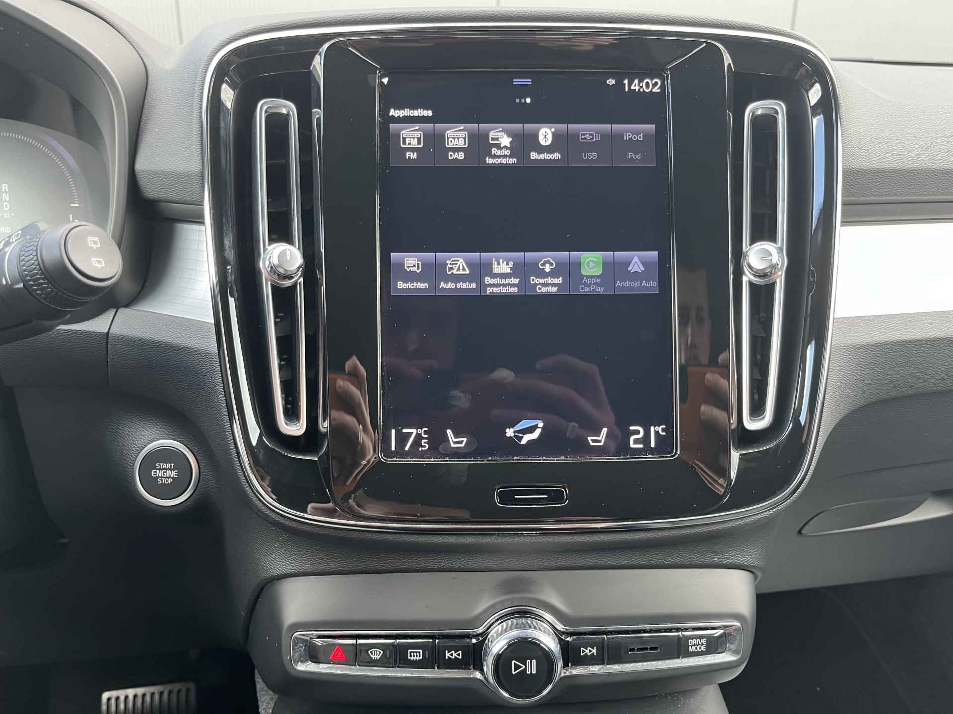 Volvo XC40 T4 Recharge Bright | Camera | Stoelverwarming | 19 Inch | Privacy Glass | CarPlay Android Auto - 15/30