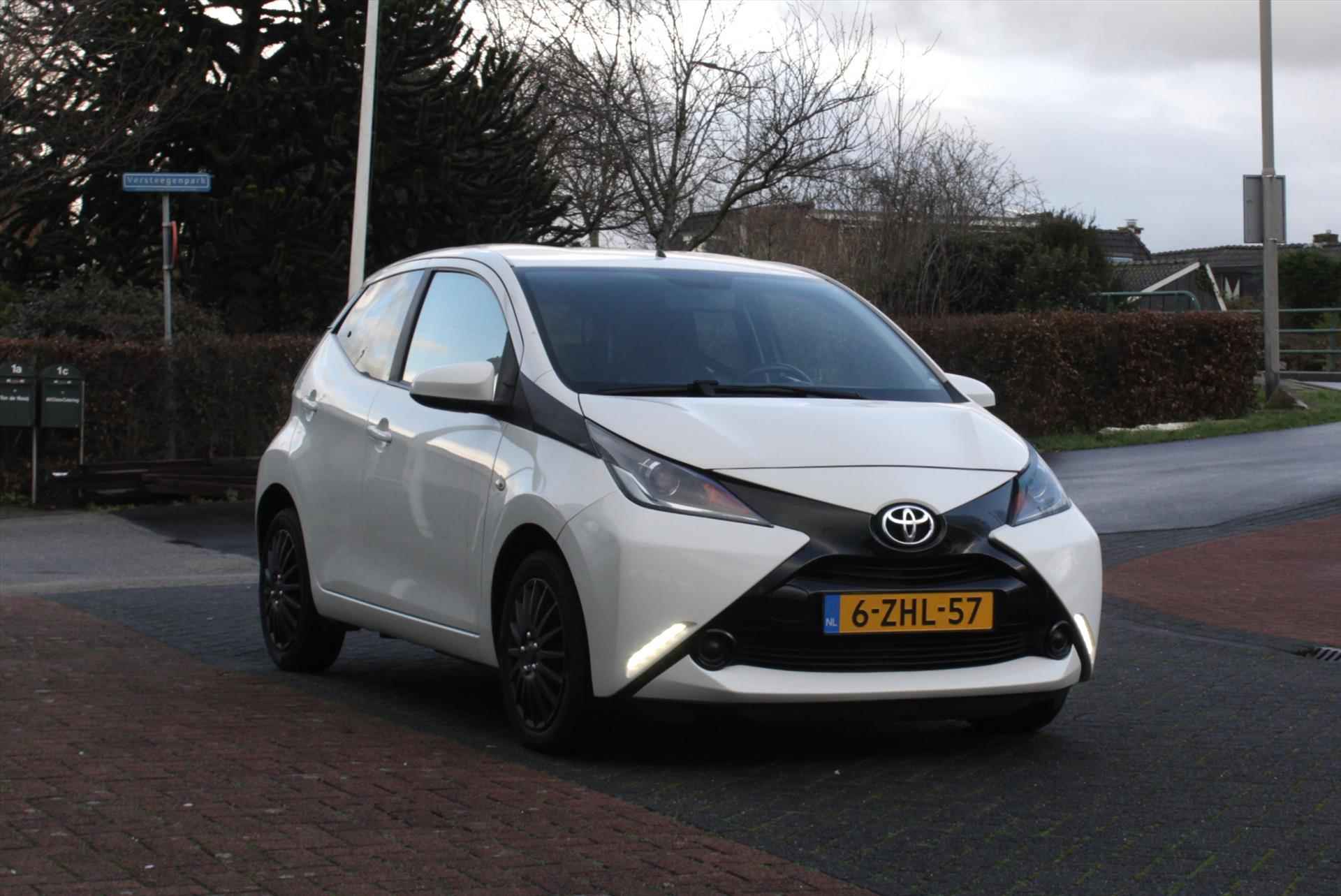 TOYOTA Aygo 1.0 VVT-i 69pk 5D x-play - 7/32