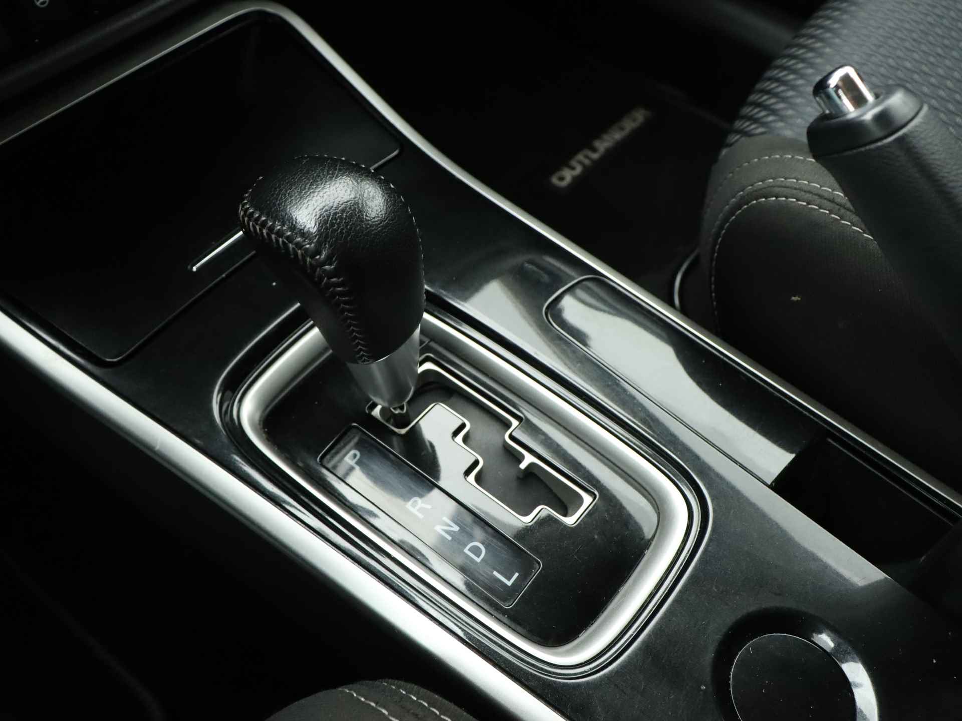 Mitsubishi Outlander 2.0 Connect Pro | Apple Carplay/Android Auto | Stoelverwarming | Keyless Entry | - 11/39