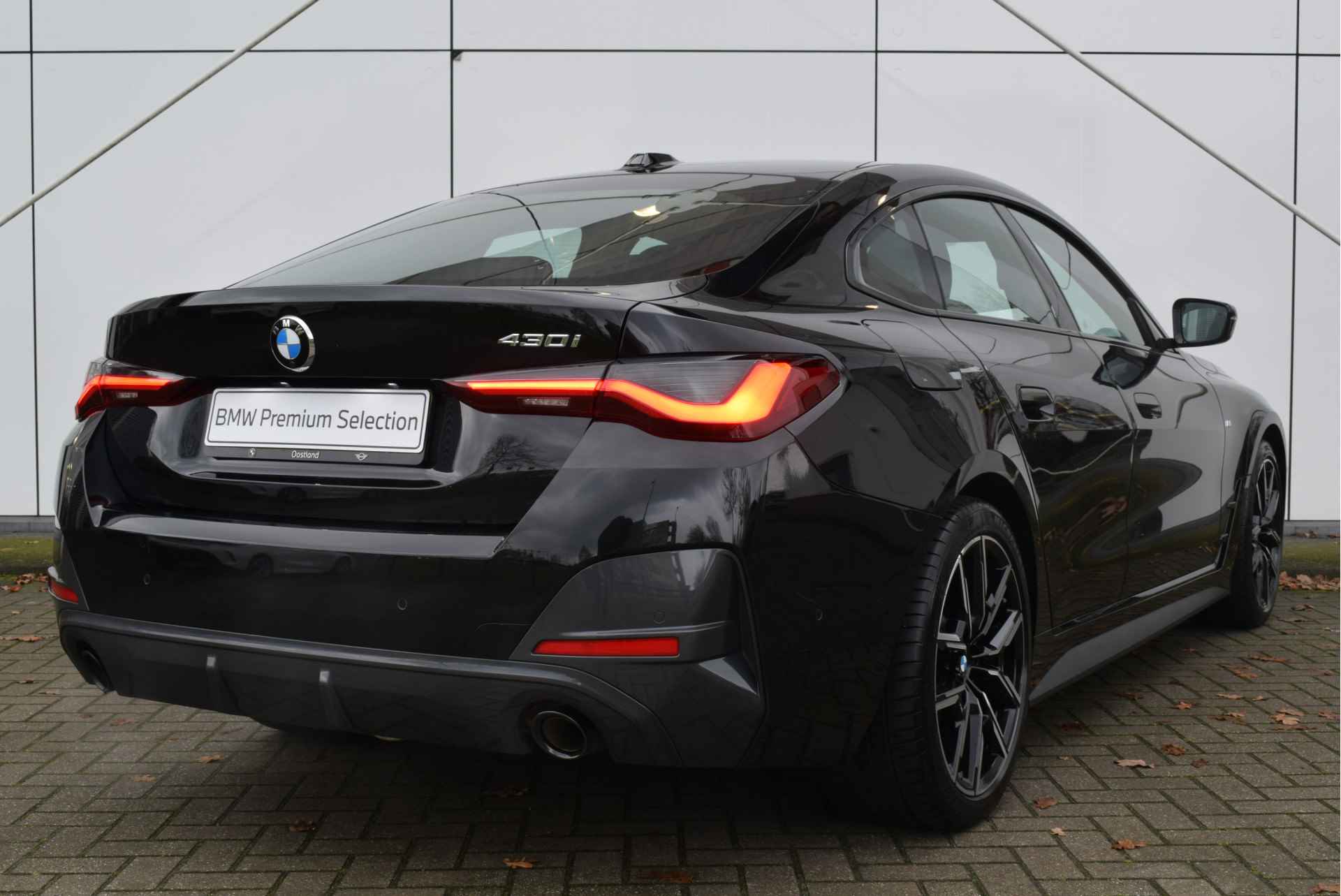 BMW 4 Serie Gran Coupé 430i High Executive M Sport Automaat / Schuif-kanteldak / Trekhaak / Stoelverwarming / Parking Assistant / Cruise Control / Live Cockpit Professional / Verwarmd stuurwiel - 9/31