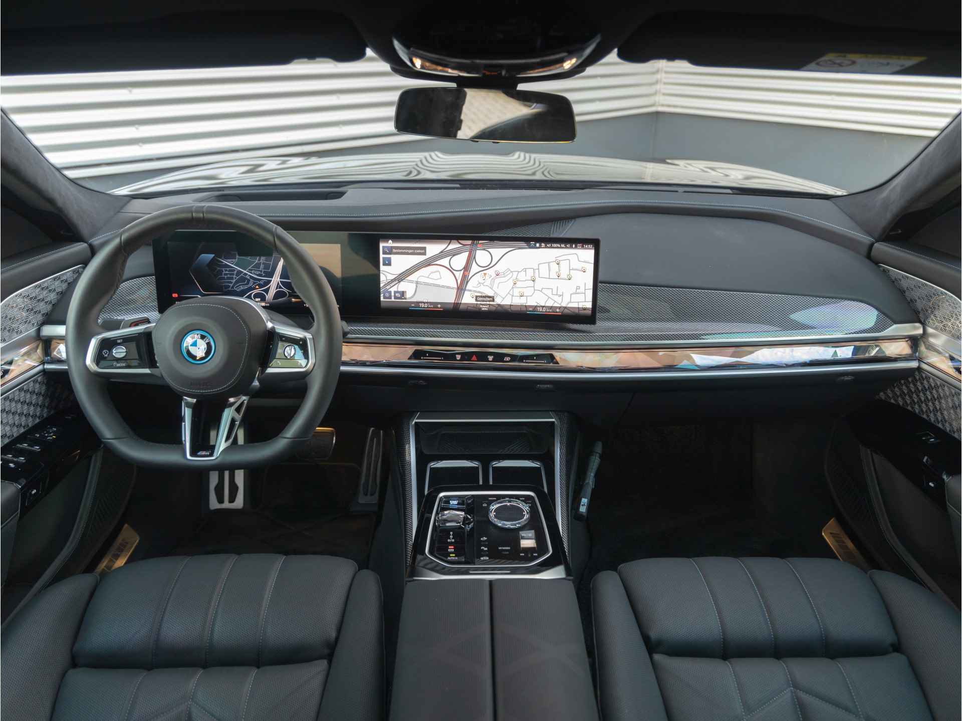 BMW i7 xDrive60 M-Sport Pro - Innovation Pack - Bowers & Wilkins - Stoelmassage + Ventilatie - 15/51