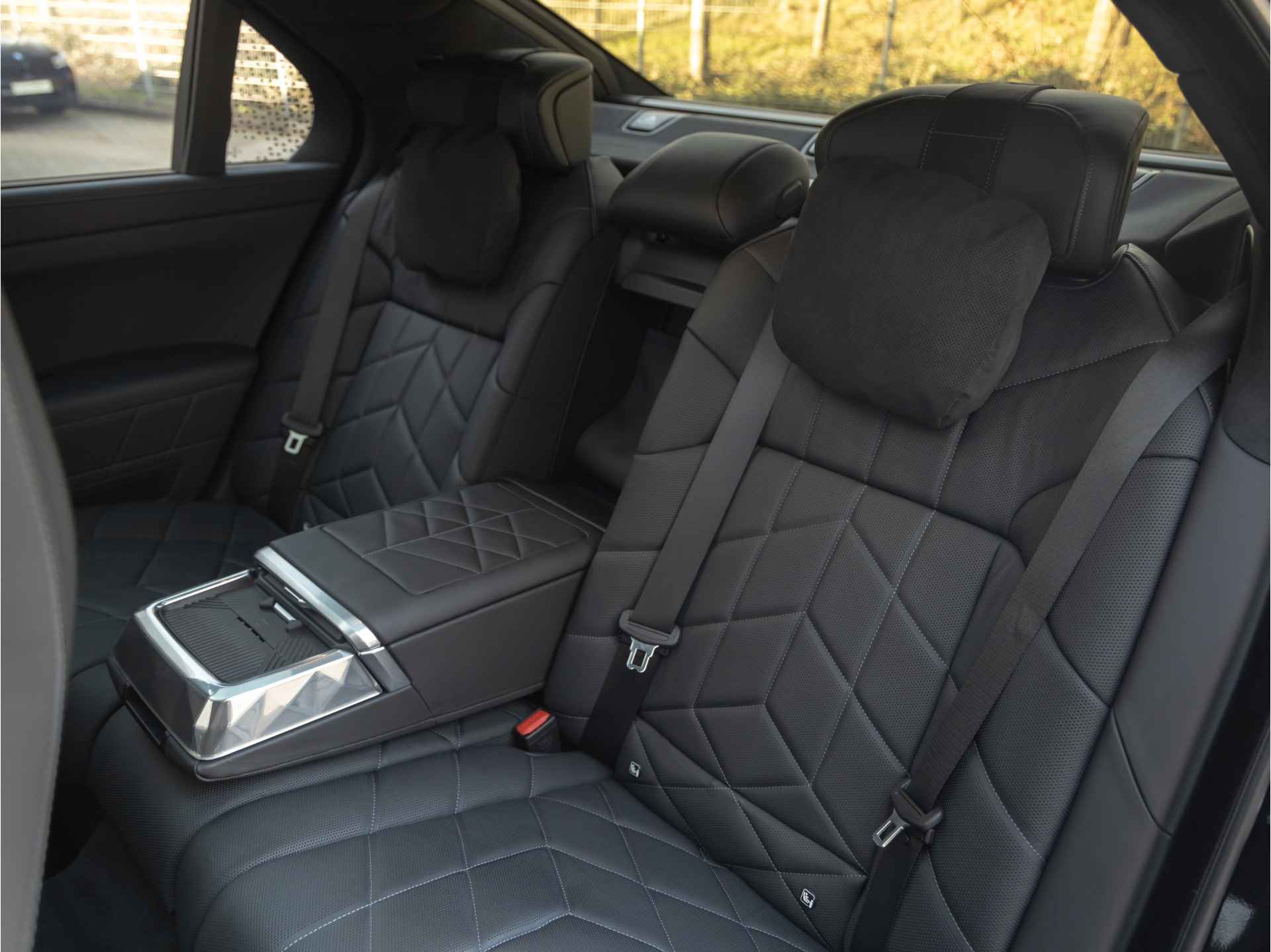 BMW i7 xDrive60 M-Sport Pro - Innovation Pack - Bowers & Wilkins - Stoelmassage + Ventilatie - 27/51