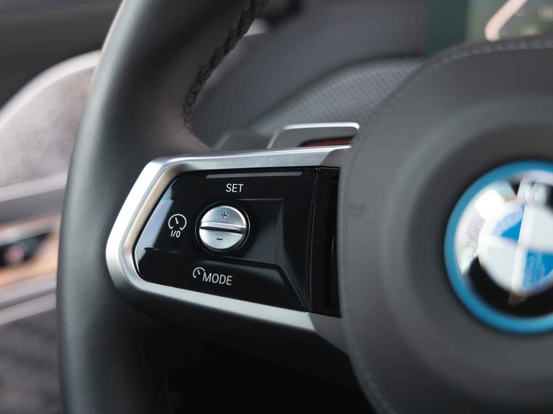 BMW i7 xDrive60 M-Sport Pro - Innovation Pack - Bowers & Wilkins - Stoelmassage + Ventilatie - 38/51