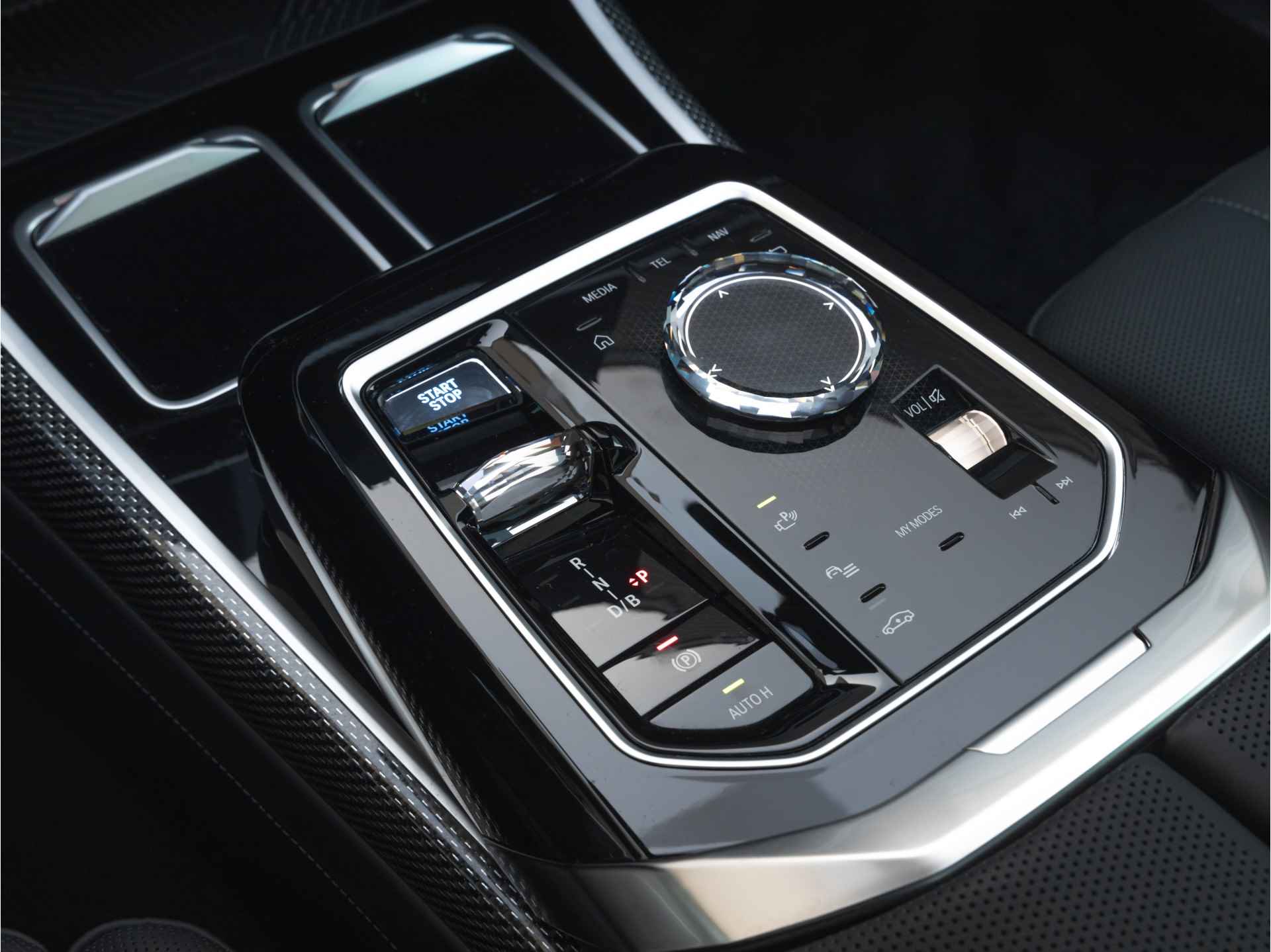 BMW i7 xDrive60 M-Sport Pro - Innovation Pack - Bowers & Wilkins - Stoelmassage + Ventilatie - 44/51