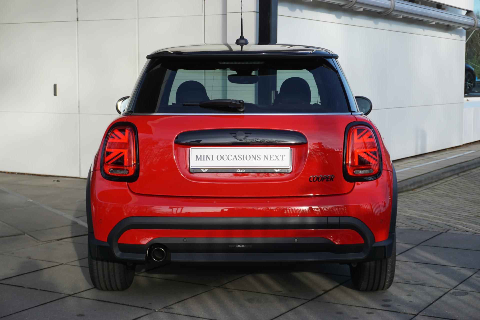 MINI 3-deurs Cooper Camden Edition Parkeersensoren / 16" LMV / LED / Apple CarPlay - 5/28