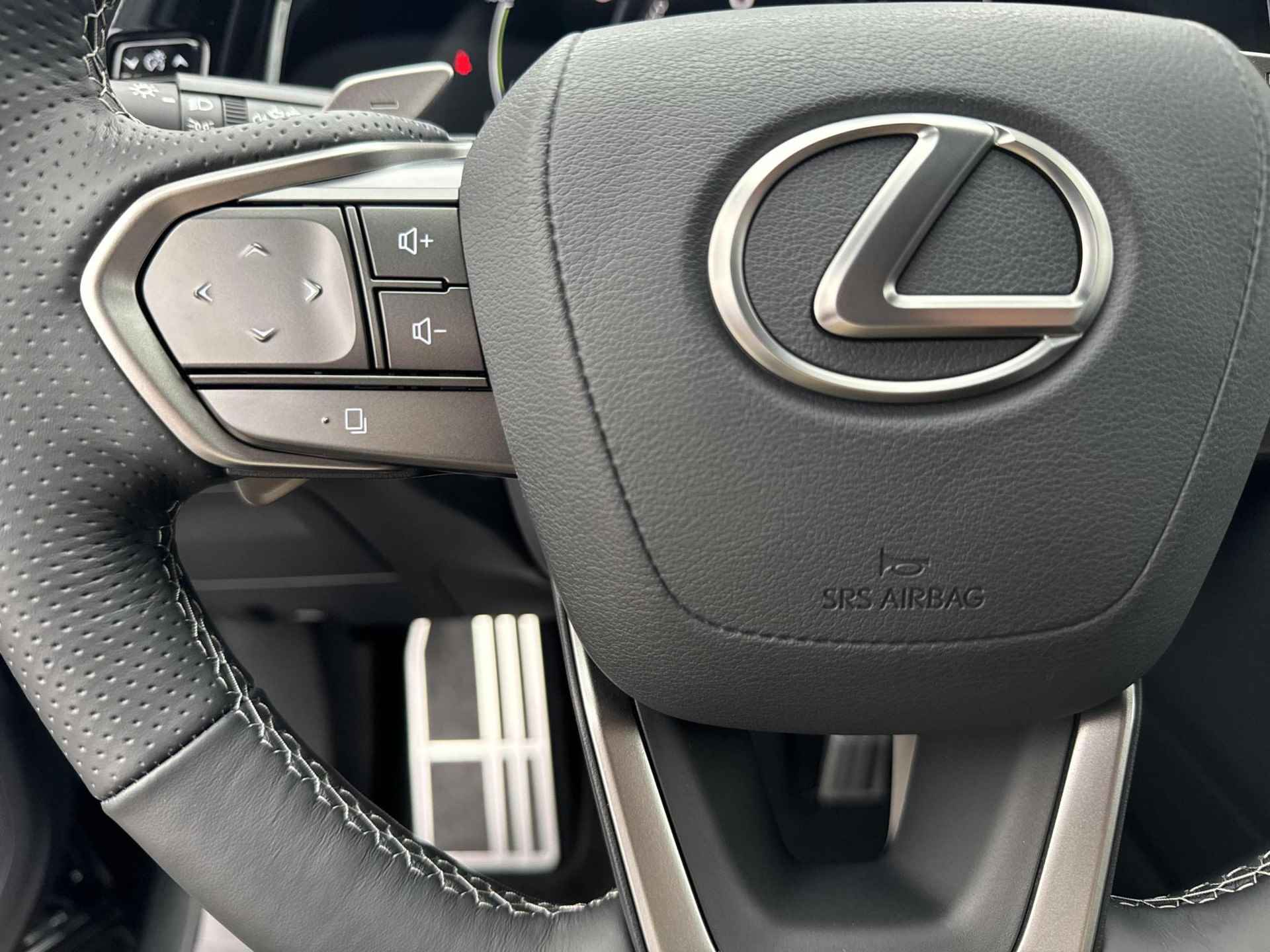 Lexus NX 450h+ AWD F Sport Line | 06-10141018 Voor meer informatie - 27/44