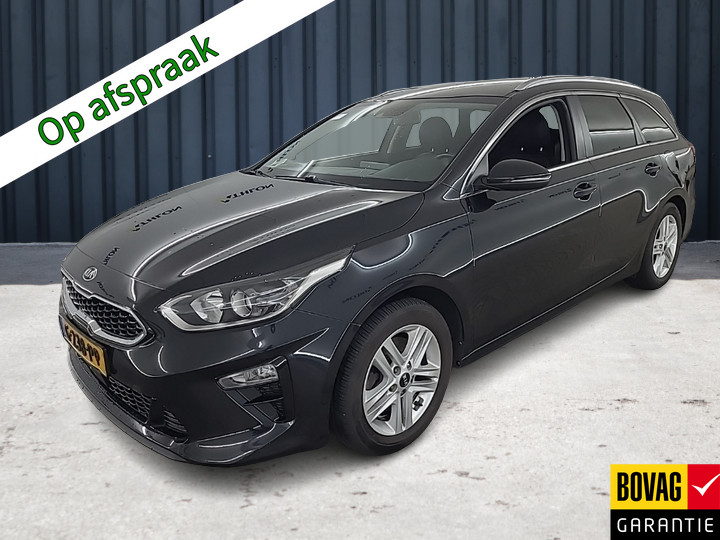 Kia Ceed Sportswagon 1.0 T-GDi DynamicPlusLine (120 PK) 1e-Eig, Kia-Dealer-Onderh, 12-Mnd-BOVAG, NL-Auto, Trekhaak, Half-Leer, Navigatie/Apple-Carplay/Android-Auto, Cruisecontrol, Keyless-Entry/Start, Achteruitrijcamera, Parkeersensoren, DAB, Stoelverwarming, Stuurverwarming, Licht-Zicht-Pakket, Lm-Velgen-16Inch, Privacy-Glas