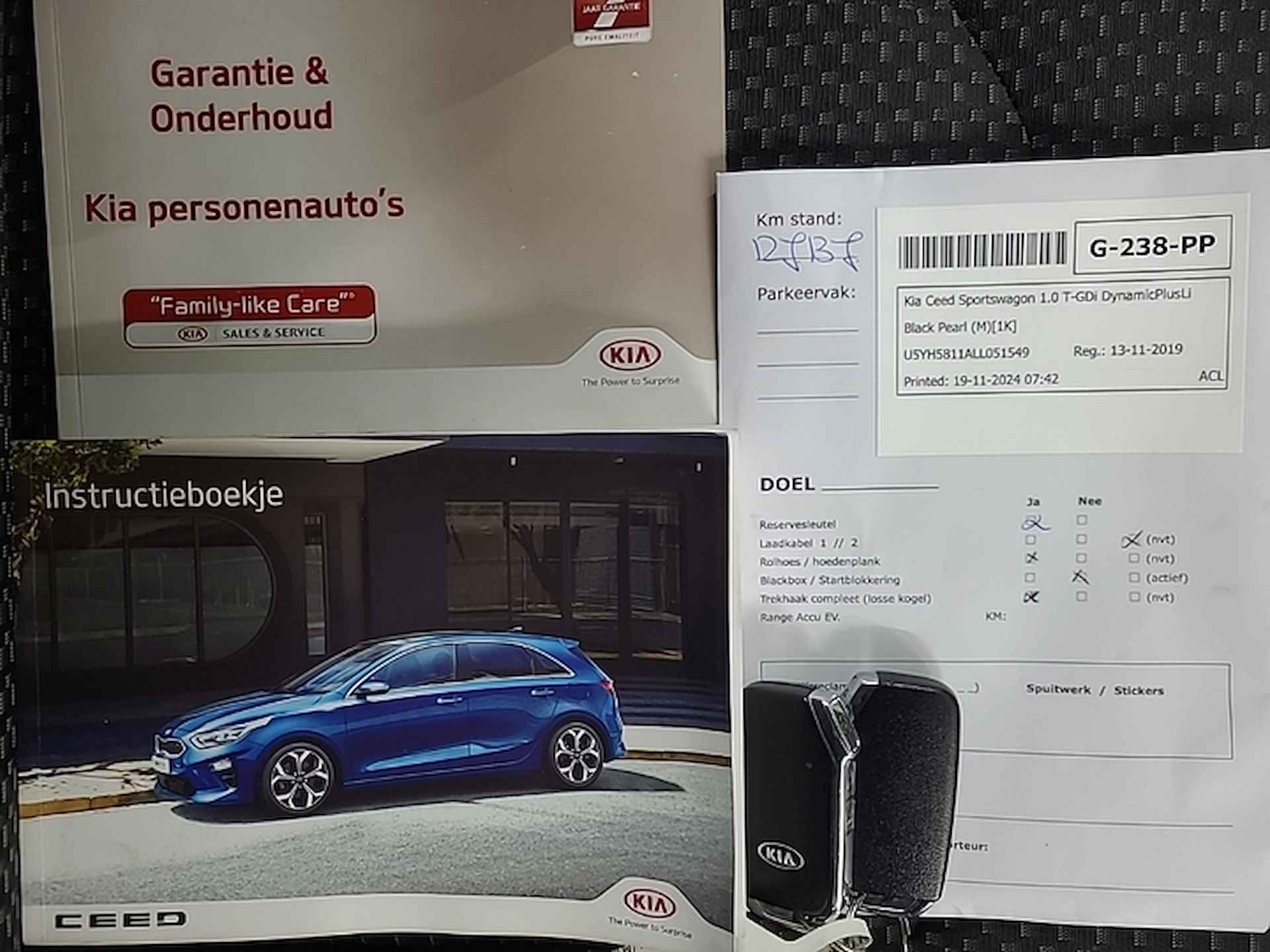 Kia Ceed Sportswagon 1.0 T-GDi DynamicPlusLine (120 PK) 1e-Eig, Kia-Dealer-Onderh, 12-Mnd-BOVAG, NL-Auto, Trekhaak, Half-Leer, Navigatie/Apple-Carplay/Android-Auto, Cruisecontrol, Keyless-Entry/Start, Achteruitrijcamera, Parkeersensoren, DAB, Stoelverwarming, Stuurverwarming, Licht-Zicht-Pakket, Lm-Velgen-16Inch, Privacy-Glas - 14/21