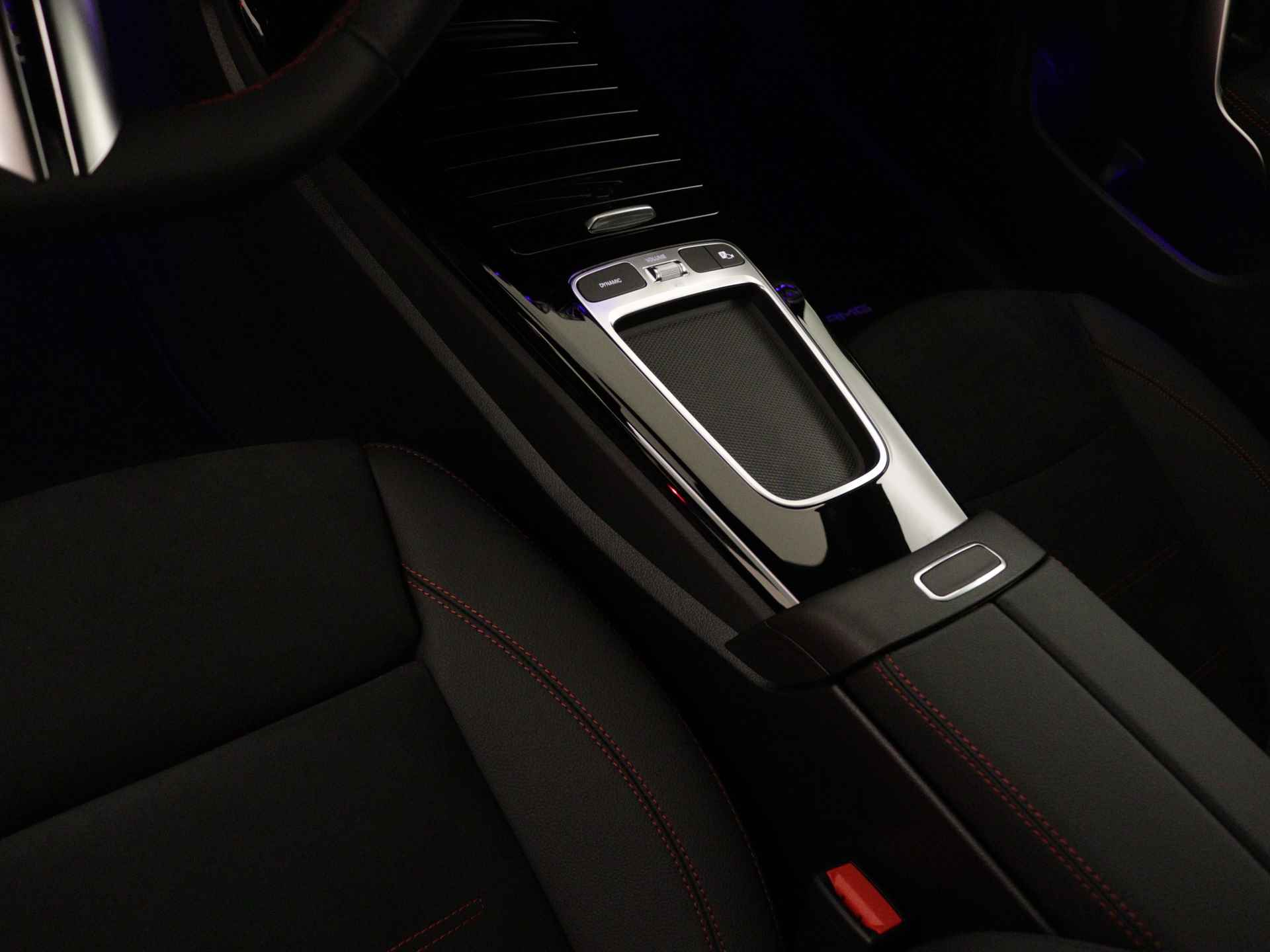 Mercedes-Benz CLA-Klasse Shooting Brake 250 e Star Edition AMG Line | Trekhaak | Nightpakket | USB pakket plus | Antidiefstalpakket GUARD 360° Plus | Sfeerverlichting | Parkeerpakket met achteruitrijcamera | KEYLESS GO-comfortpakket | - 27/41