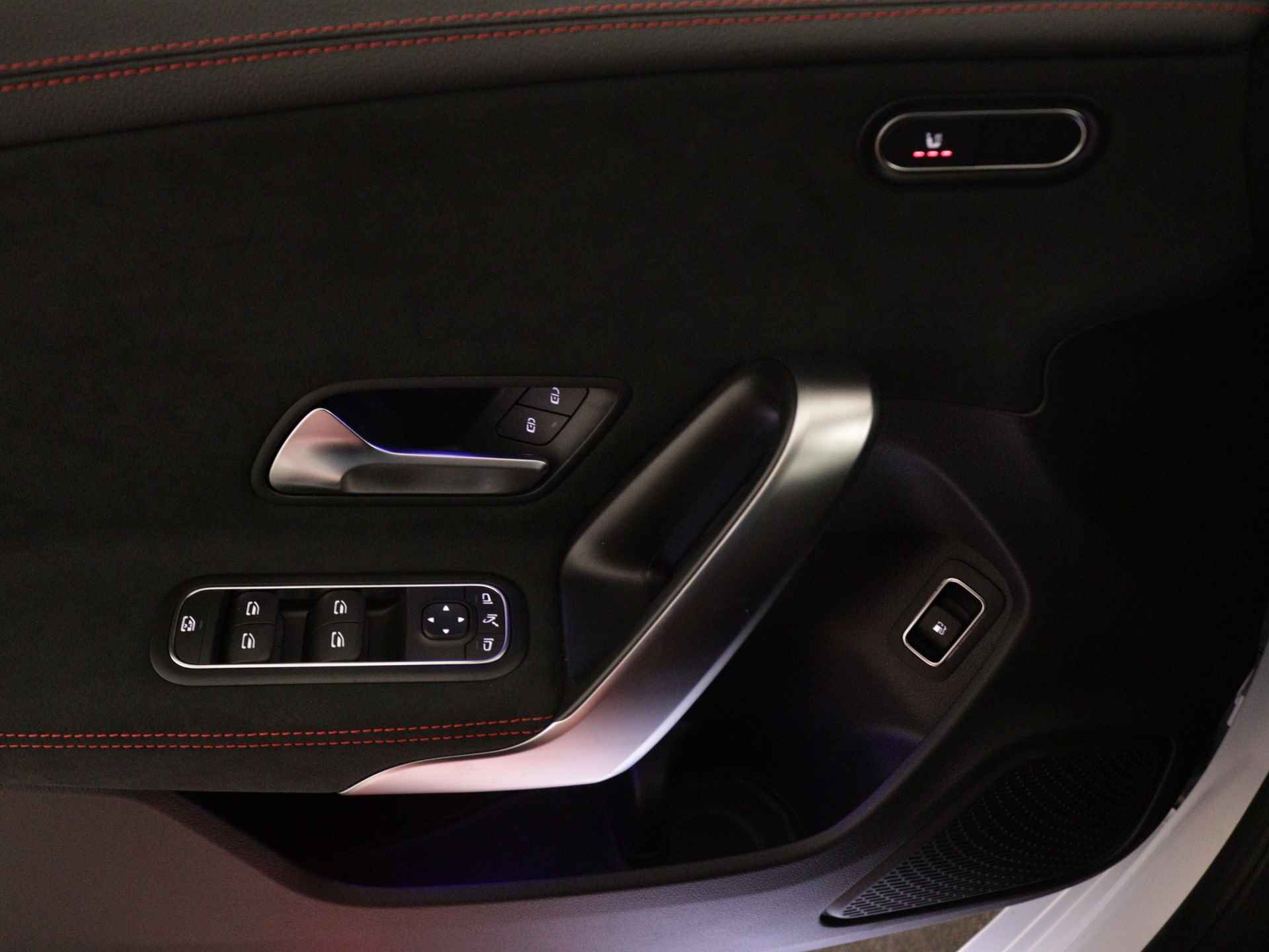 Mercedes-Benz CLA-Klasse Shooting Brake 250 e Star Edition AMG Line | Trekhaak | Nightpakket | USB pakket plus | Antidiefstalpakket GUARD 360° Plus | Sfeerverlichting | Parkeerpakket met achteruitrijcamera | KEYLESS GO-comfortpakket | - 28/41