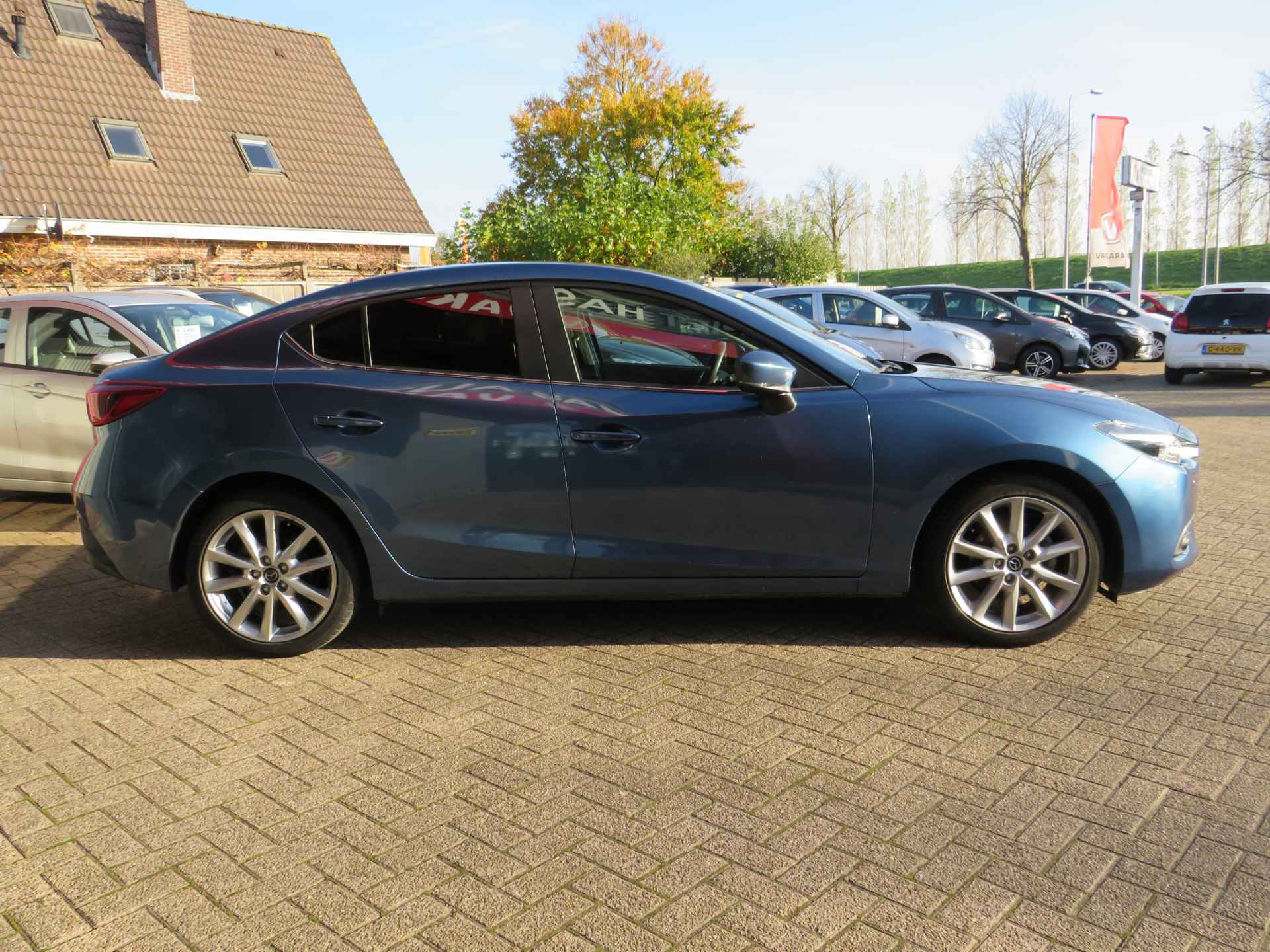 Mazda 3 Automaat 2.0 SkyActiv-G 120 SkyLease GT | Clima-Airco | Navigatie | Parkeercamera | Incl. BOVAG Garantie | Stoelverwarming | Bluetooth | - 5/44