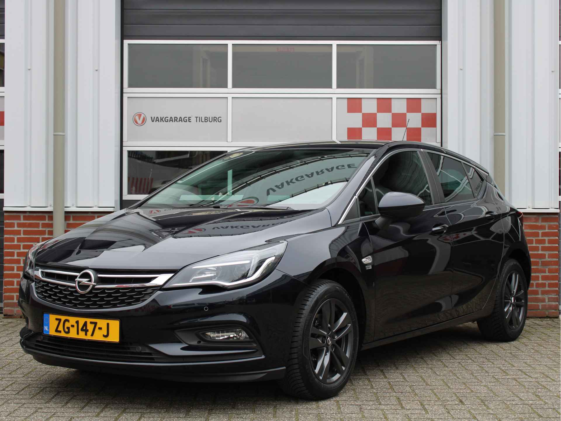 Opel Astra 1.4 Turbo 120Jaar Edition 150PK Automaat /NAVI/PDC/Climate/Cruise control/DAB+/LED/Apple carplay/Android auto/Donker glas/NAP! 1e eig! - 1/41