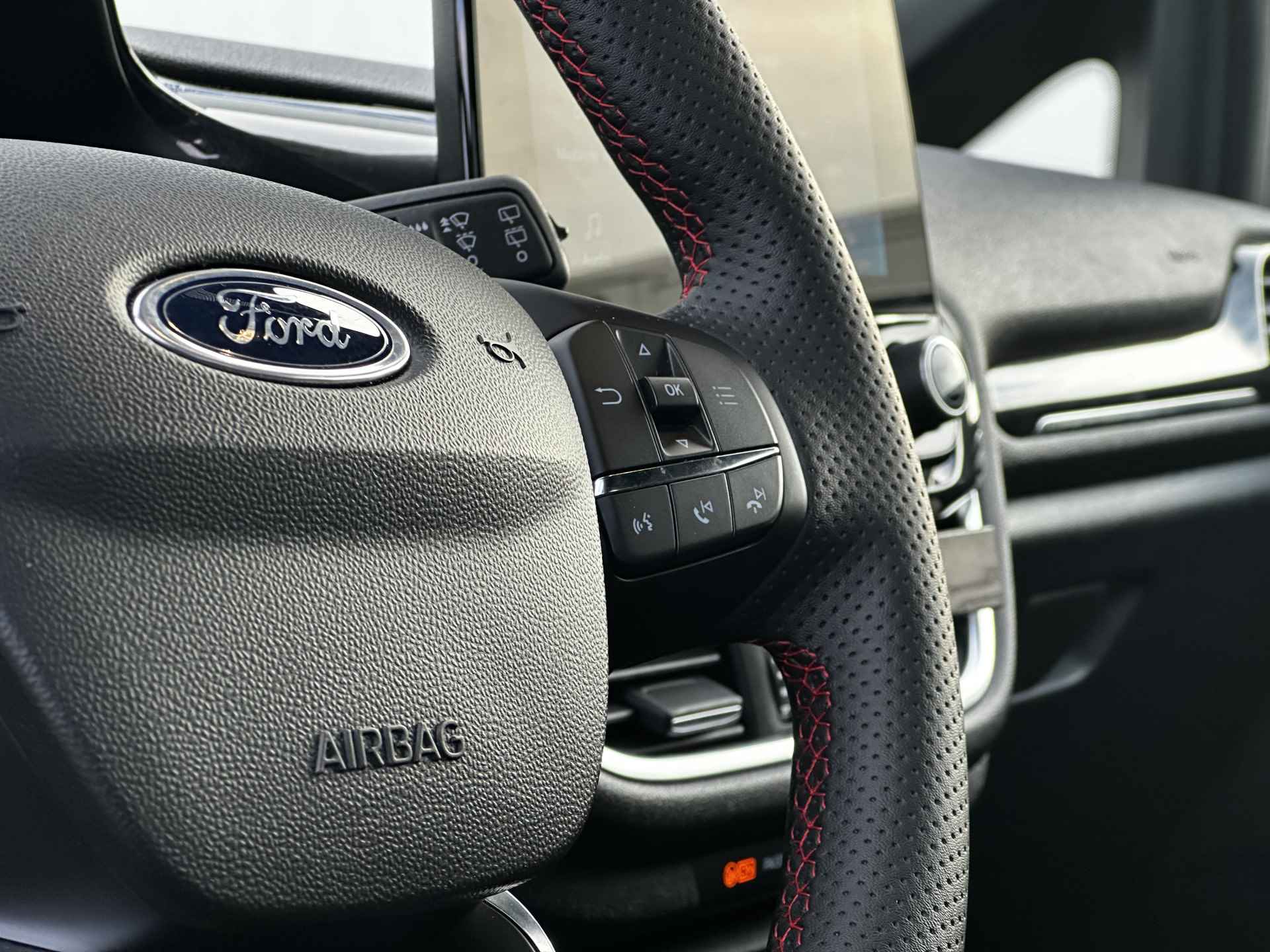 Ford Fiesta 1.0 EcoBoost Hybrid ST-Line | Winterpack | Comfort pack | Dealer onderhouden | - 29/31