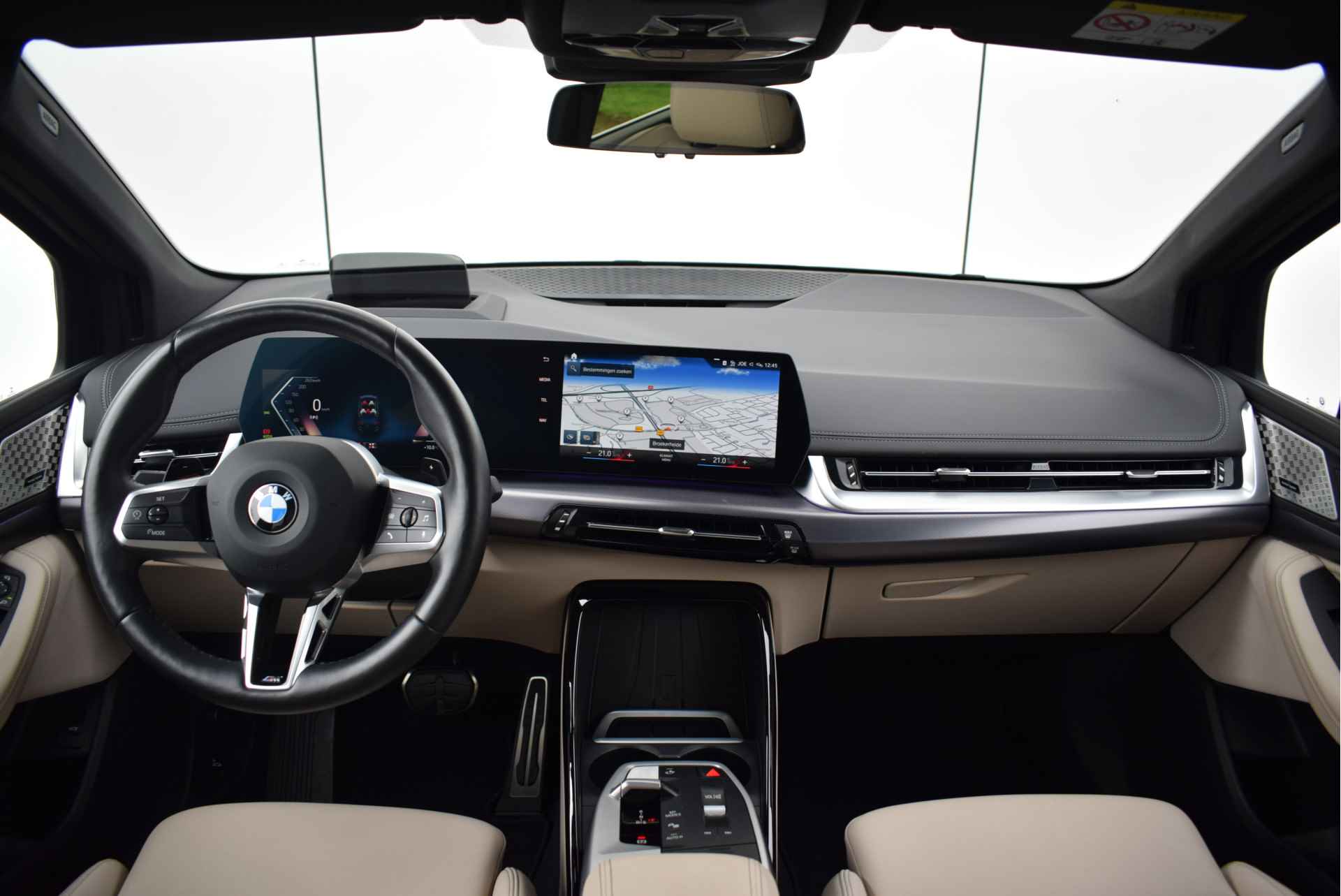 BMW 2 Serie Active Tourer 220i High Executive M Sport Automaat / Panoramadak / Sportstoelen / Adaptief M Onderstel / Parking Assistant Plus / Adaptieve LED / Comfort Access - 3/29
