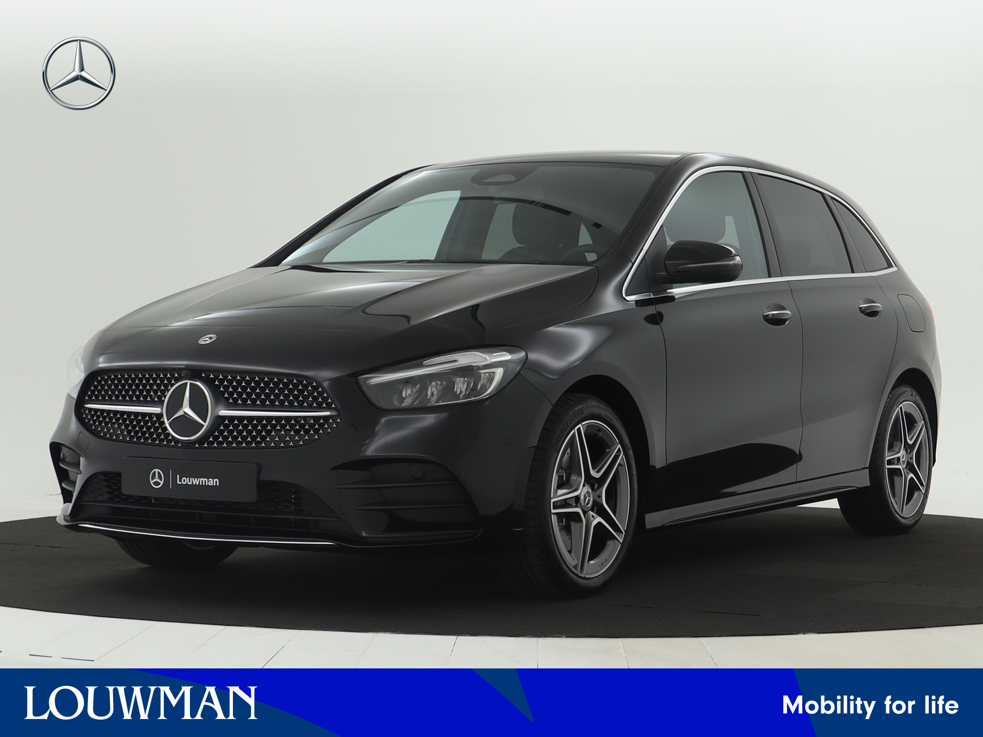 Mercedes-Benz B-Klasse 250 e Star Edition AMG Line | Dodehoekassistent | Keyless-Go comfortpakket | Parkeerpakket met achteruitrijcamera | USB-pakket plus | Sfeerverlichting | Verwarmde stoelen vooraan | EASY PACK achterklep |