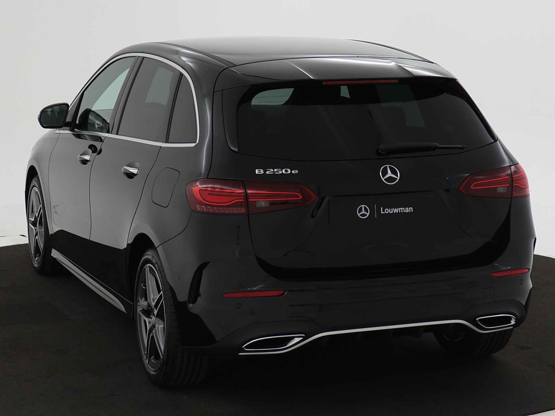 Mercedes-Benz B-Klasse 250 e Star Edition AMG Line | Dodehoekassistent | Keyless-Go comfortpakket | Parkeerpakket met achteruitrijcamera | USB-pakket plus | Sfeerverlichting | Verwarmde stoelen vooraan | EASY PACK achterklep | - 14/41