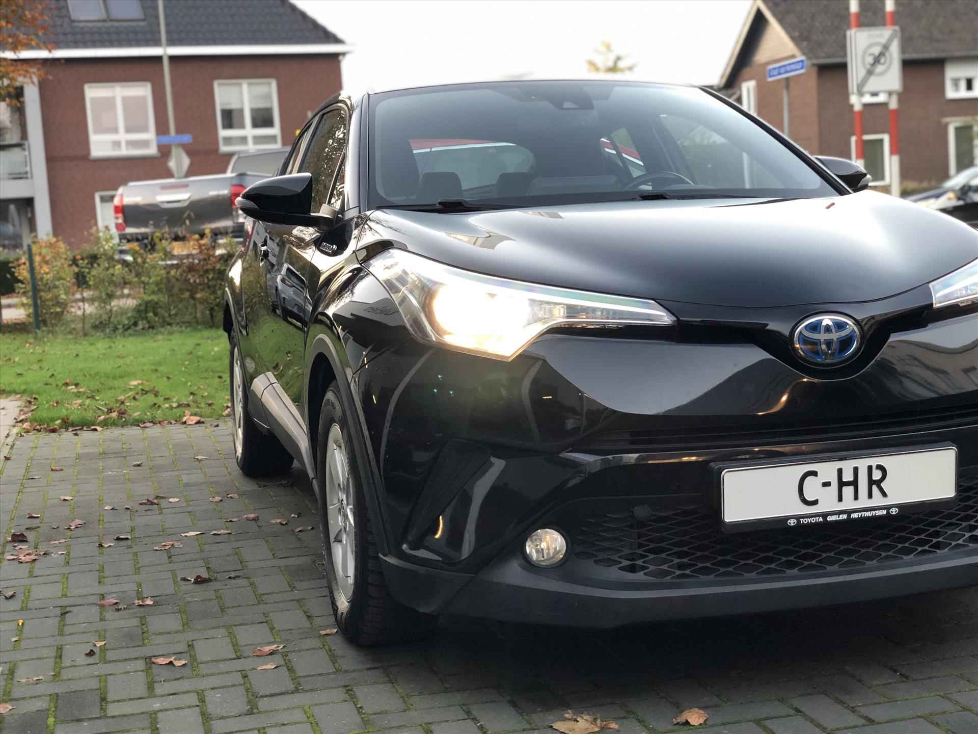 Toyota C-Hr 1.8 Hybrid Dynamic | Navigatie, Parkeercamera, Adaptive cruise control, Licht + Regensensor - 10/33