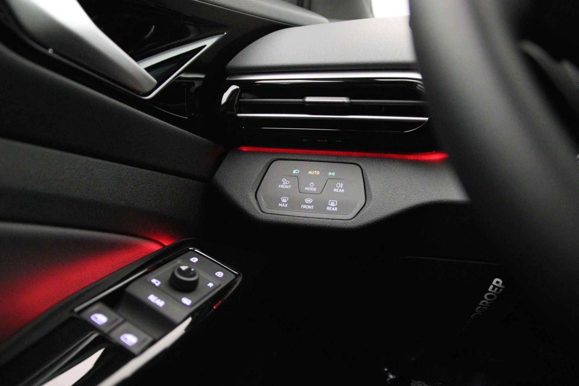 Volkswagen ID.5 Pro 204pk Automaat Panoramadak, Adaptive cruise control, LED matrix koplampen, Stoelverwarming, Navigatie - 14/36