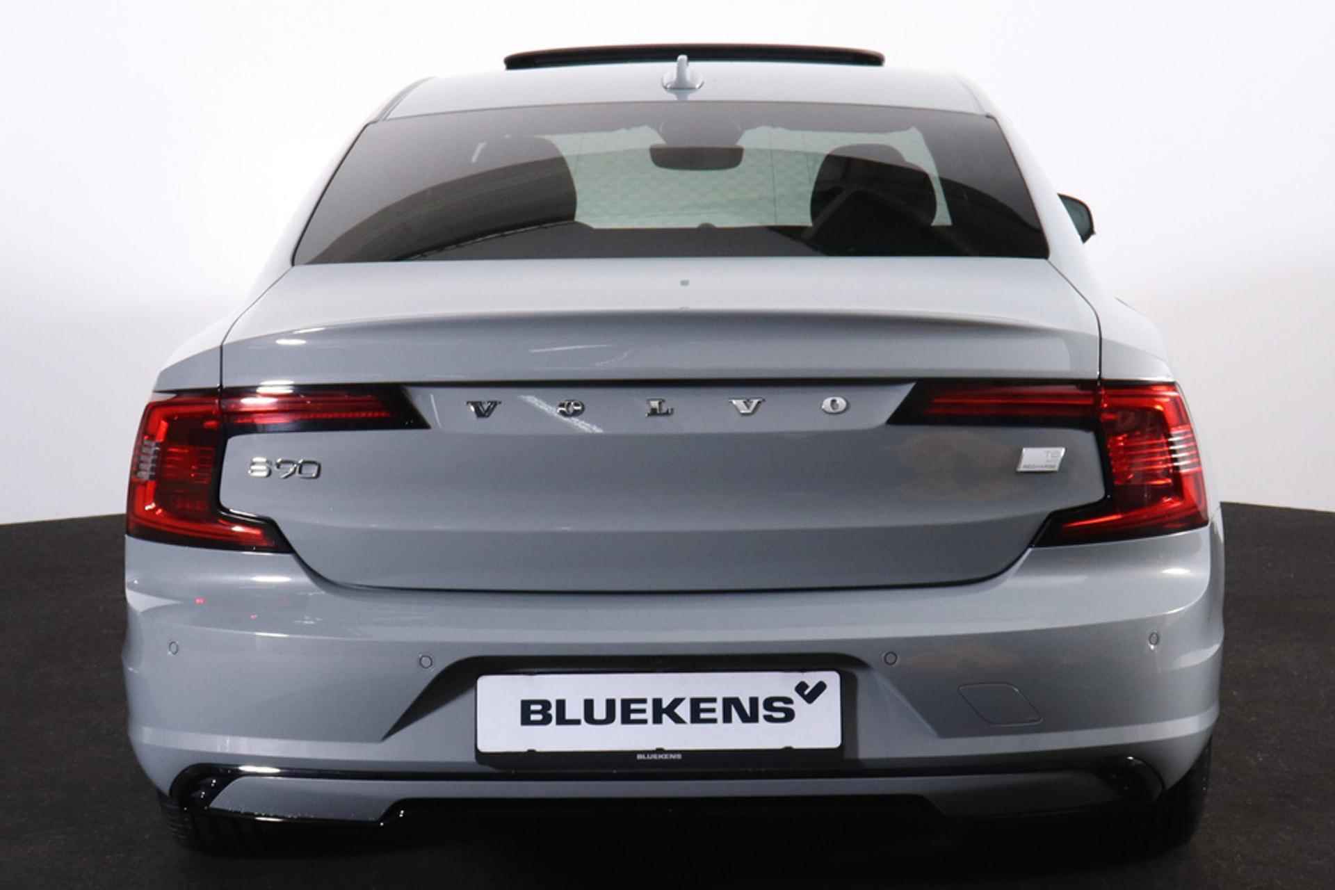 Volvo S90 T8 AWD Ultimate Dark - LONG RANGE - Luchtvering - Schuif/kanteldak - IntelliSafe Assist & Surround - 360° Camera - Bowers & Wilkins audio - Verwarmde voorstoelen, stuur & achterbank - Parkeersensoren voor & achter - Elektr. bedienb. voorstoelen met geheugen - Head up display - Extra getint glas - 20' LMV - 4/26