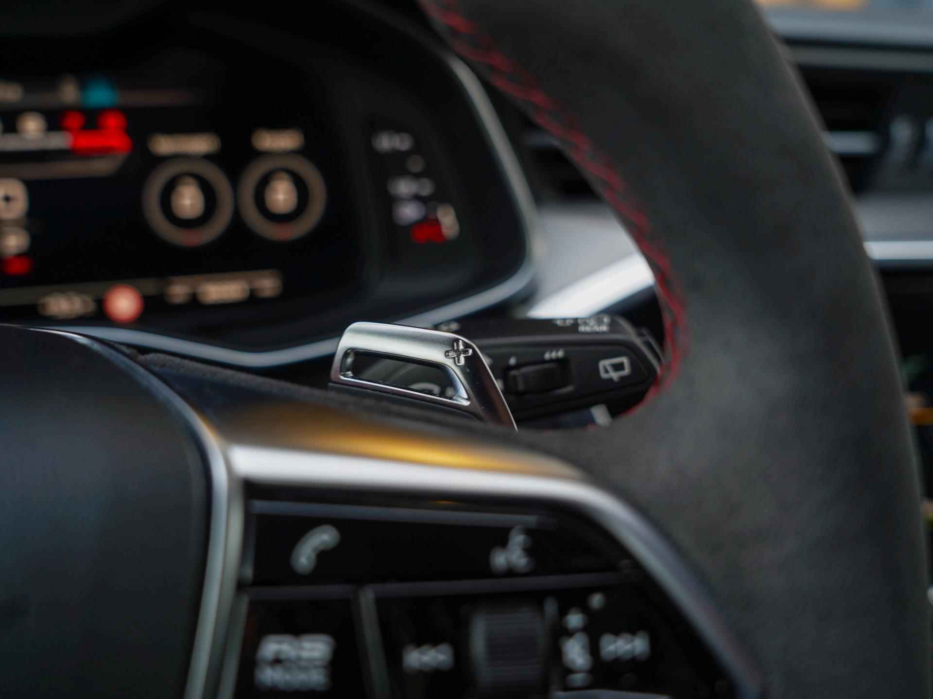 Audi RS6 TFSI quattro / B&O Adv / RS-sportuitlaat / HUD / 360 / Pano / Ambient / Stl. koeling / RS Design / Keyless - 26/41