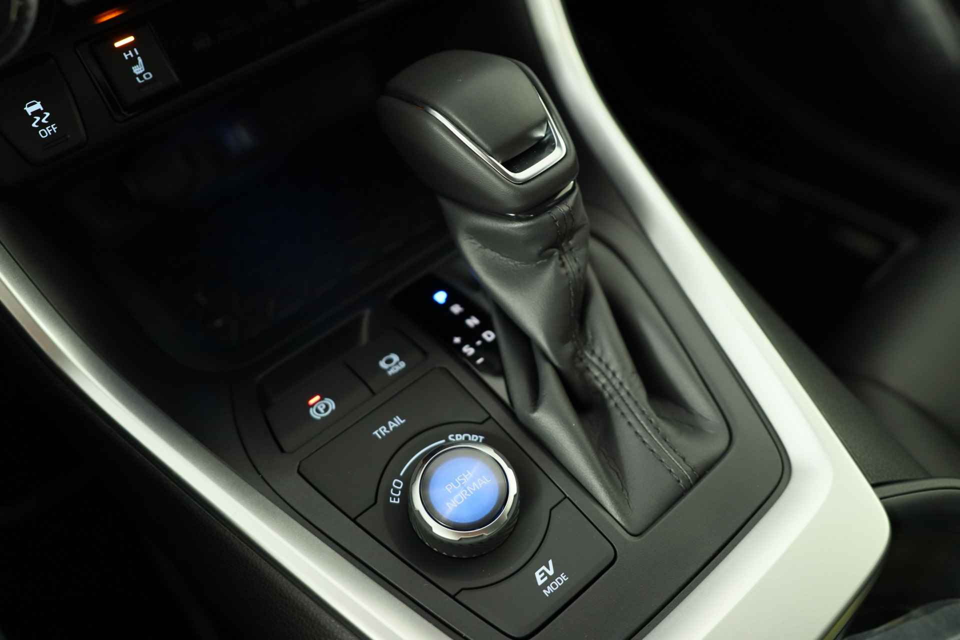 Toyota RAV4 2.5 Hybrid AWD Executive | Navi By App | Memory Zetels | Clima | Stoel/Stuur Verwarming | Keyless | Camera | BLIS | 18'' Lichtme - 37/38