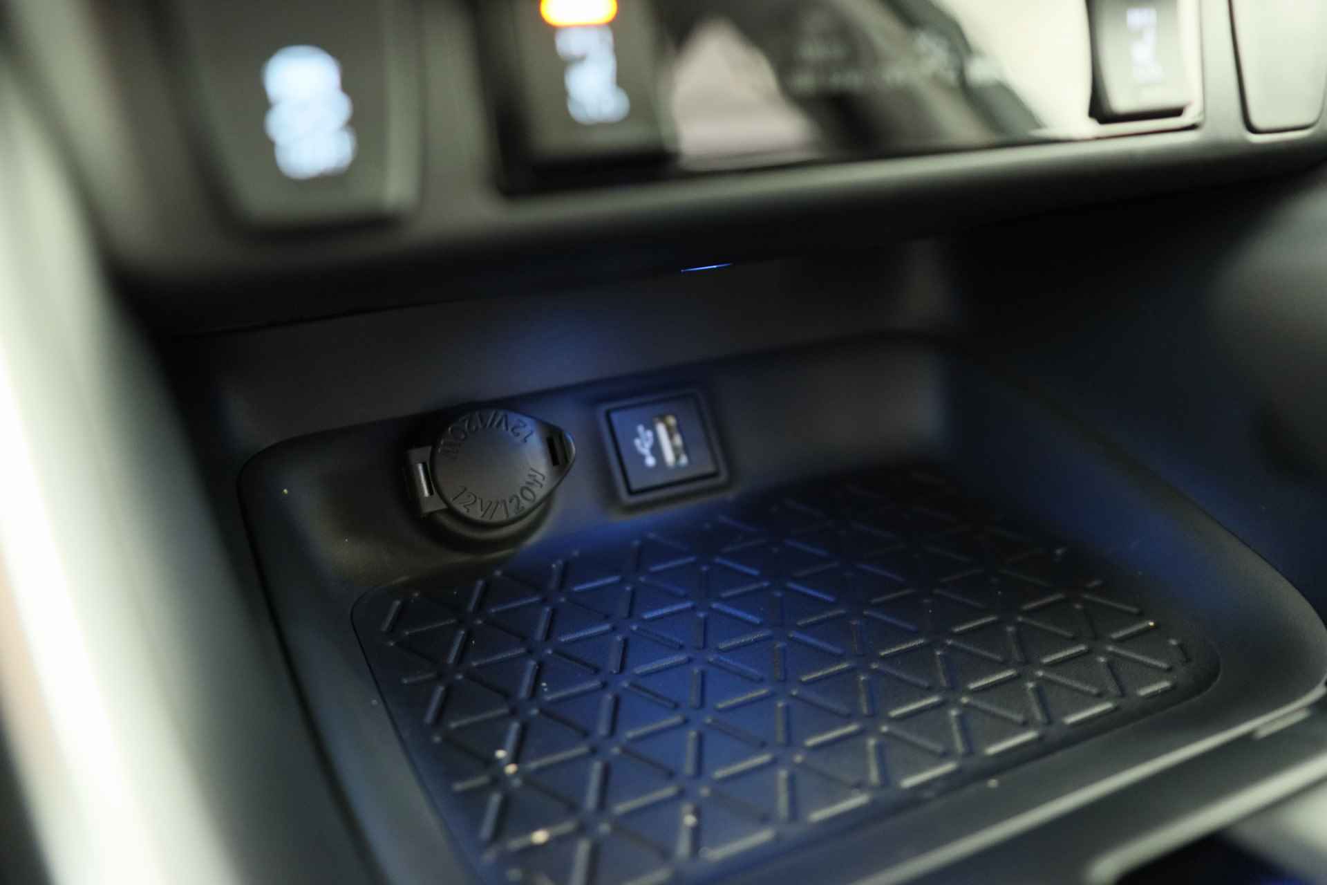 Toyota RAV4 2.5 Hybrid AWD Executive | Navi By App | Memory Zetels | Clima | Stoel/Stuur Verwarming | Keyless | Camera | BLIS | 18'' Lichtme - 38/38
