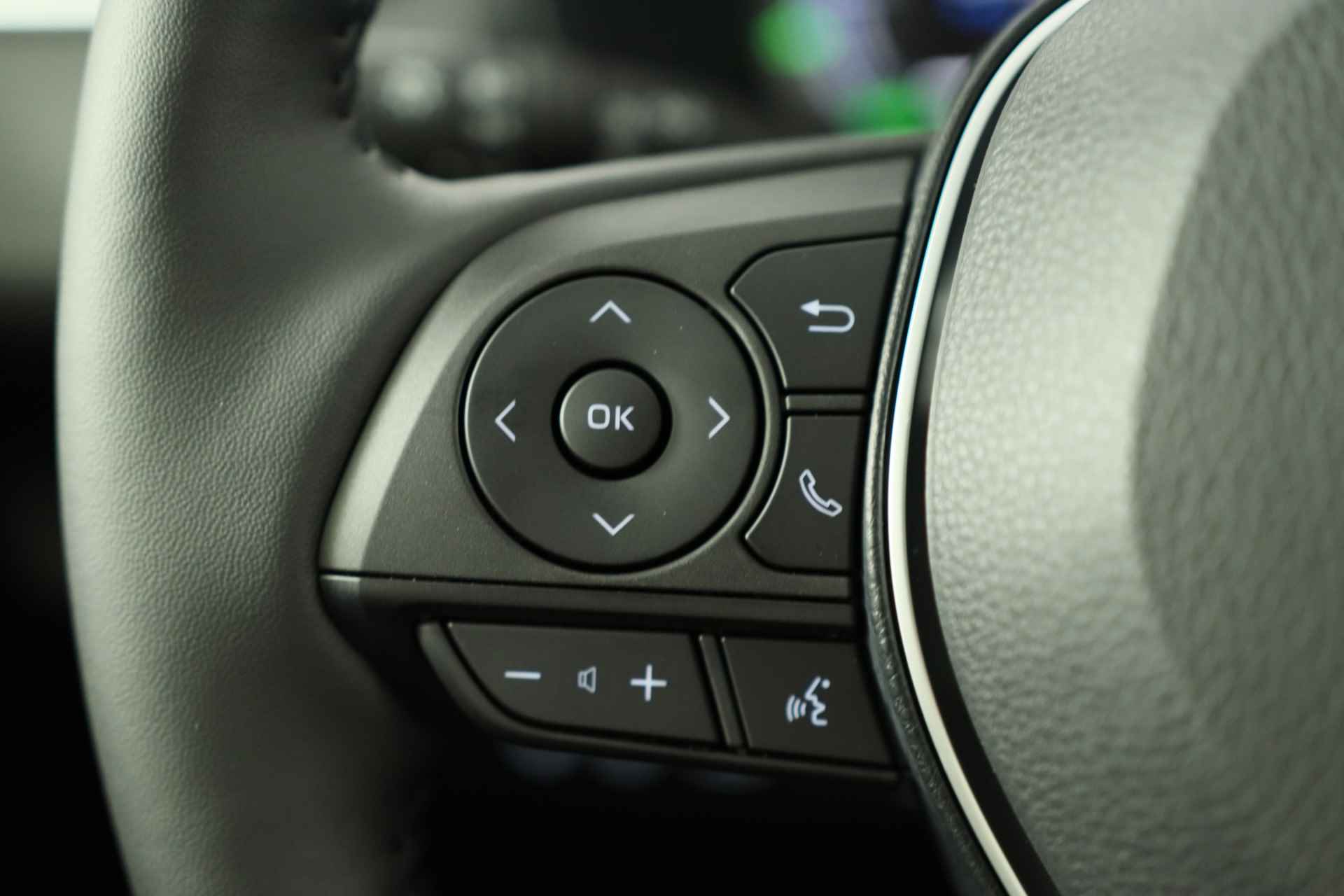 Toyota RAV4 2.5 Hybrid AWD Executive | Navi By App | Memory Zetels | Clima | Stoel/Stuur Verwarming | Keyless | Camera | BLIS | 18'' Lichtme - 21/38