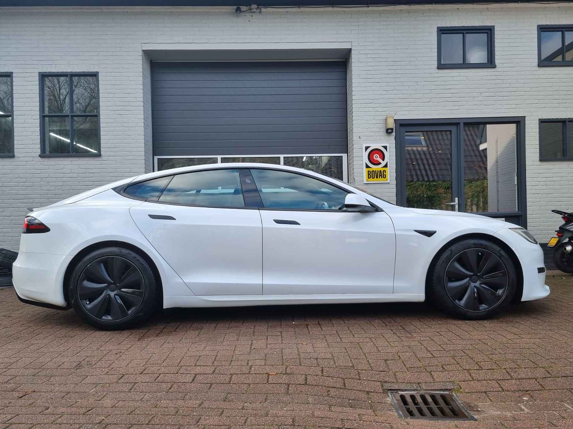 Tesla Model S Long Range / Auto Pilot 4.0 - 2/19