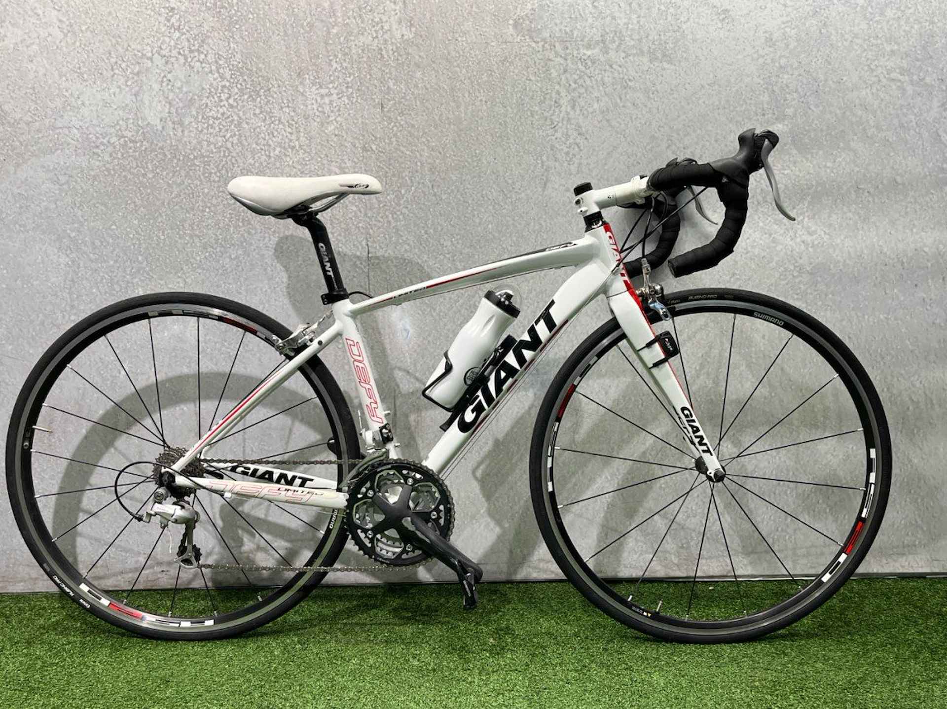 Giant defy xs online