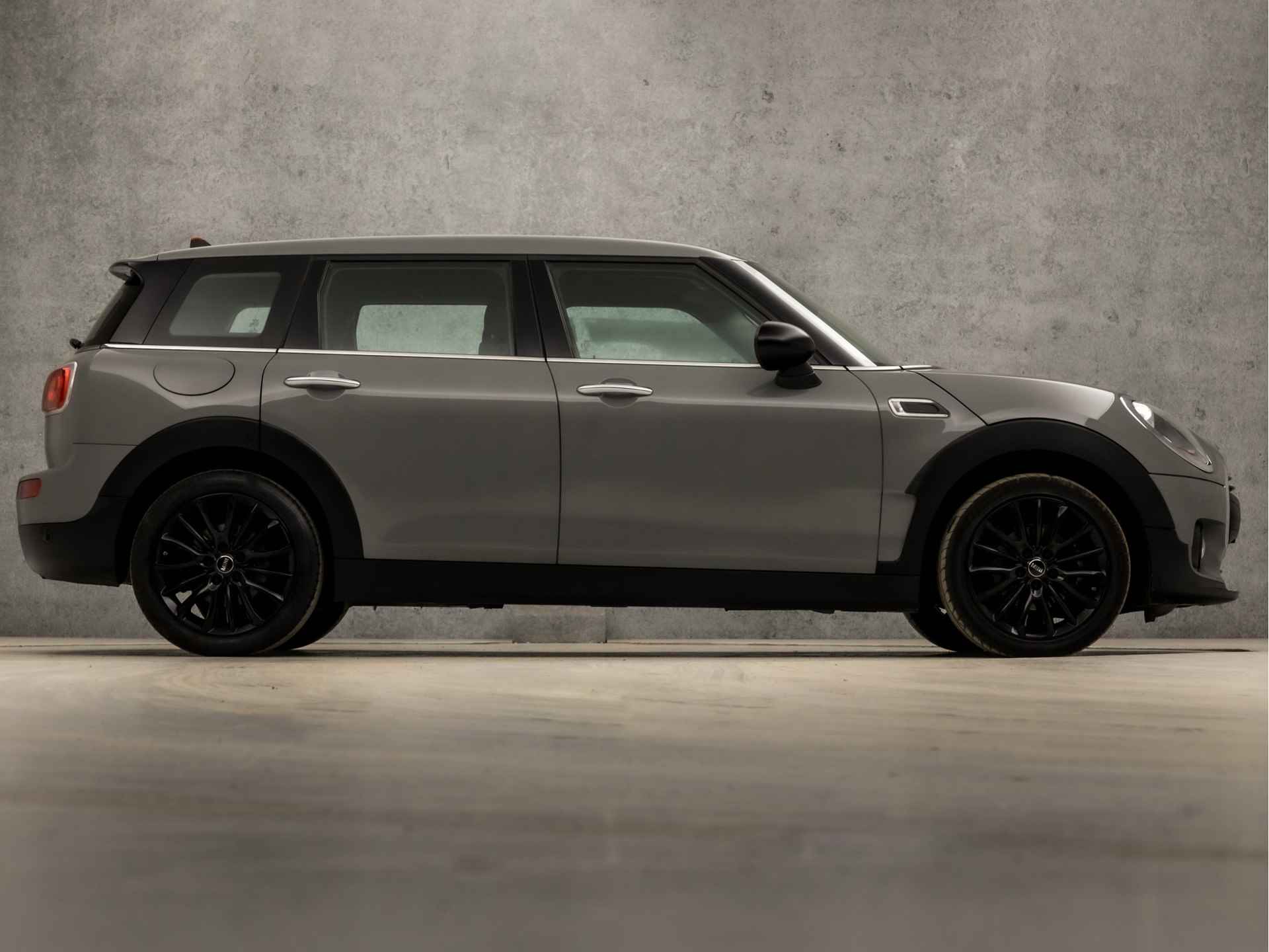 MINI Clubman 1.5 Sport (NAVIGATIE, CRUISE, PARKEERSENSOREN, NIEUWE APK, SPORTSTOELEN, LM VELGEN, NIEUWE APK, NIEUWSTAAT) - 4/31