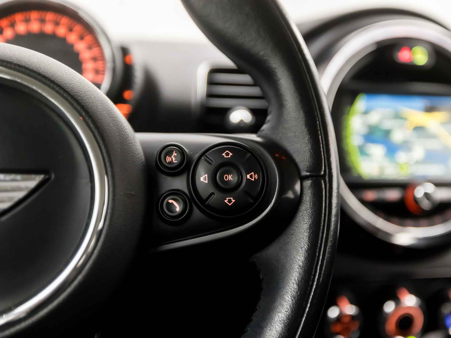 MINI Clubman 1.5 Sport (NAVIGATIE, CRUISE, PARKEERSENSOREN, NIEUWE APK, SPORTSTOELEN, LM VELGEN, NIEUWE APK, NIEUWSTAAT) - 19/31