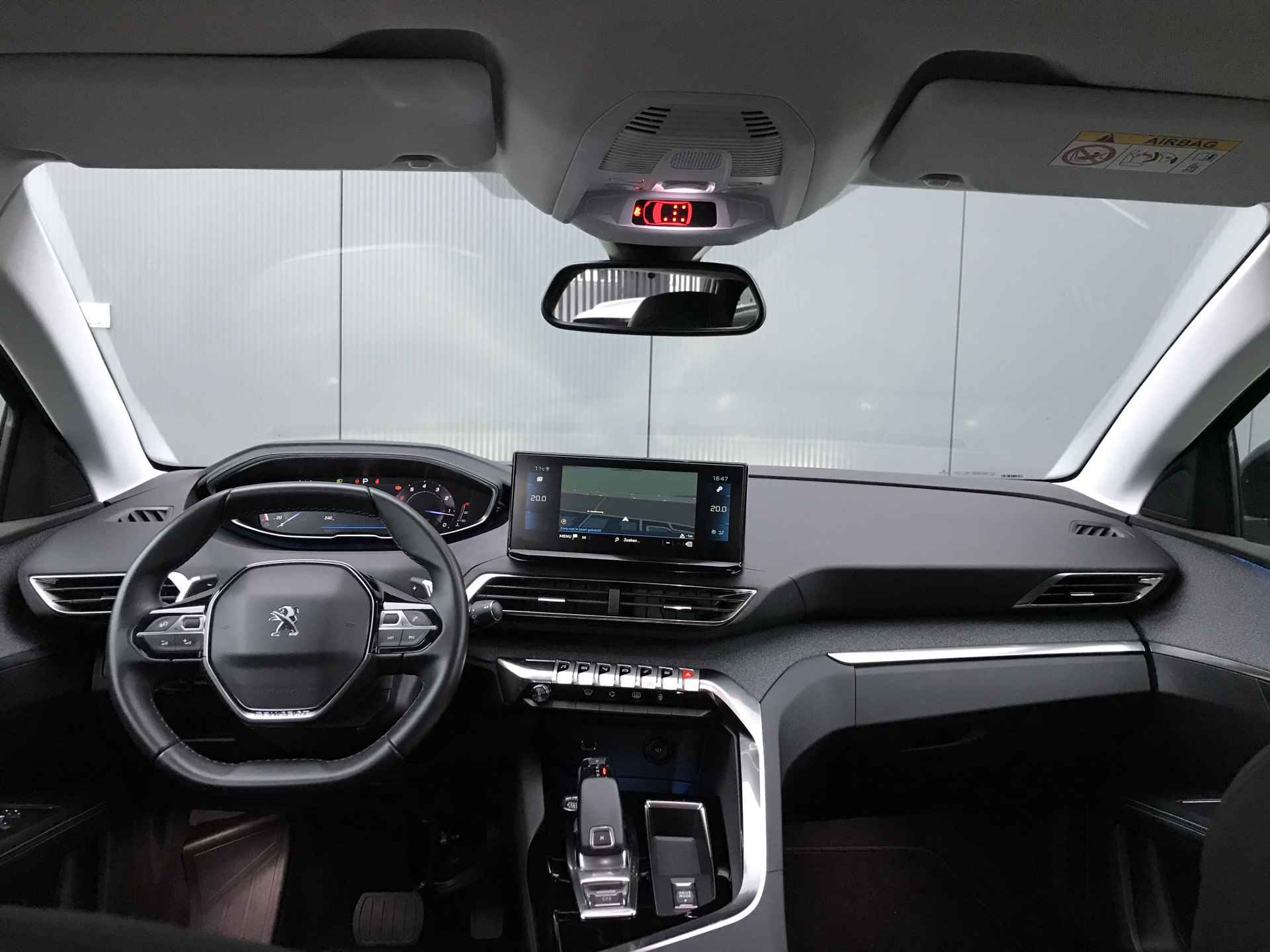 Peugeot 5008 Peugeot 5008 130pk 7-pers Allure Automaat | Leder | Camera | Cruise control | Dodehoeksensor | Navigatie | Parkeersensoren Voor+ - 12/29