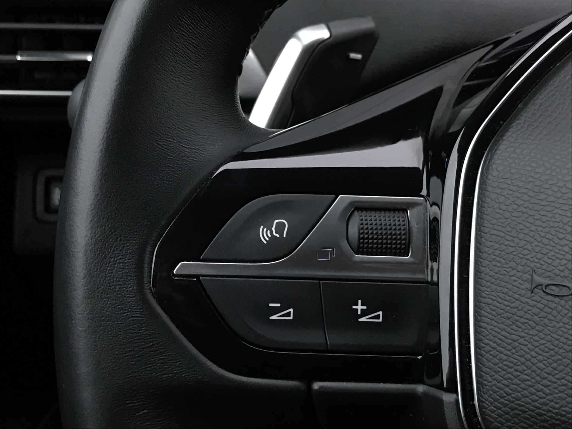 Peugeot 5008 Peugeot 5008 130pk 7-pers Allure Automaat | Leder | Camera | Cruise control | Dodehoeksensor | Navigatie | Parkeersensoren Voor+ - 17/29