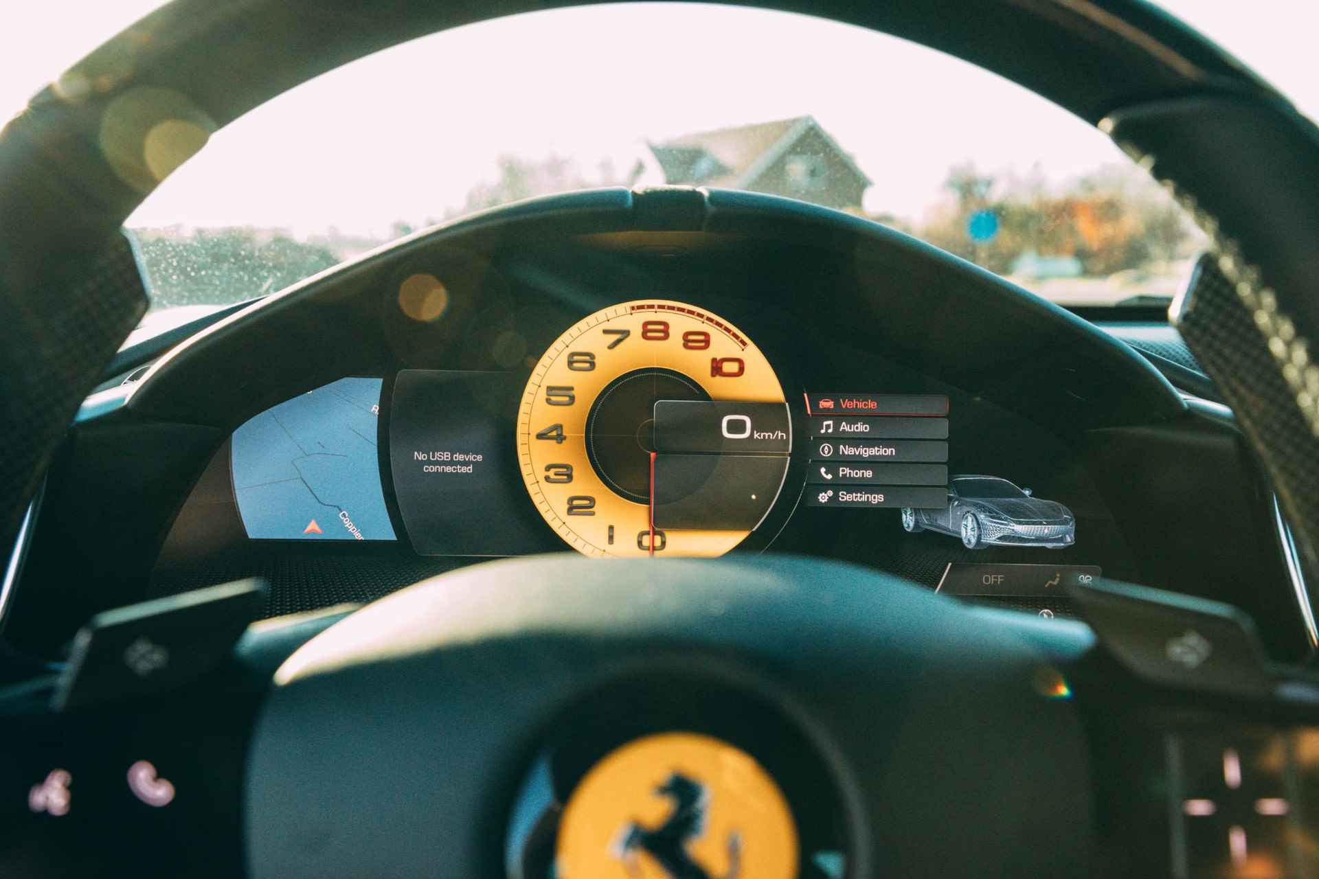 Ferrari Roma 3.9 V8 HELE Novitec / CARBON / ADAS / CARPLAY / PAS.DISPL. - 110/115