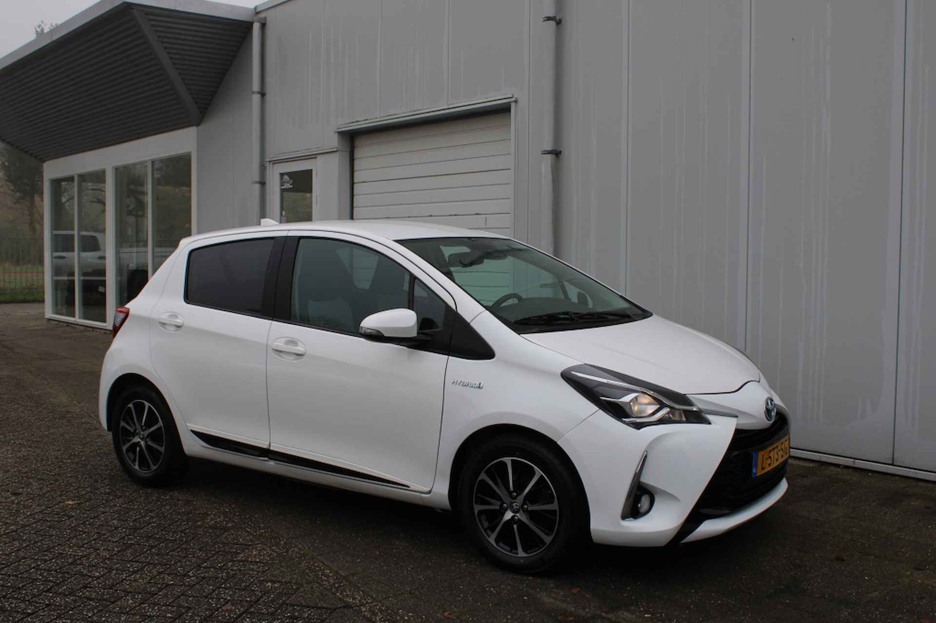 Toyota Yaris 1.5 Hybride Dynamic - 5/29